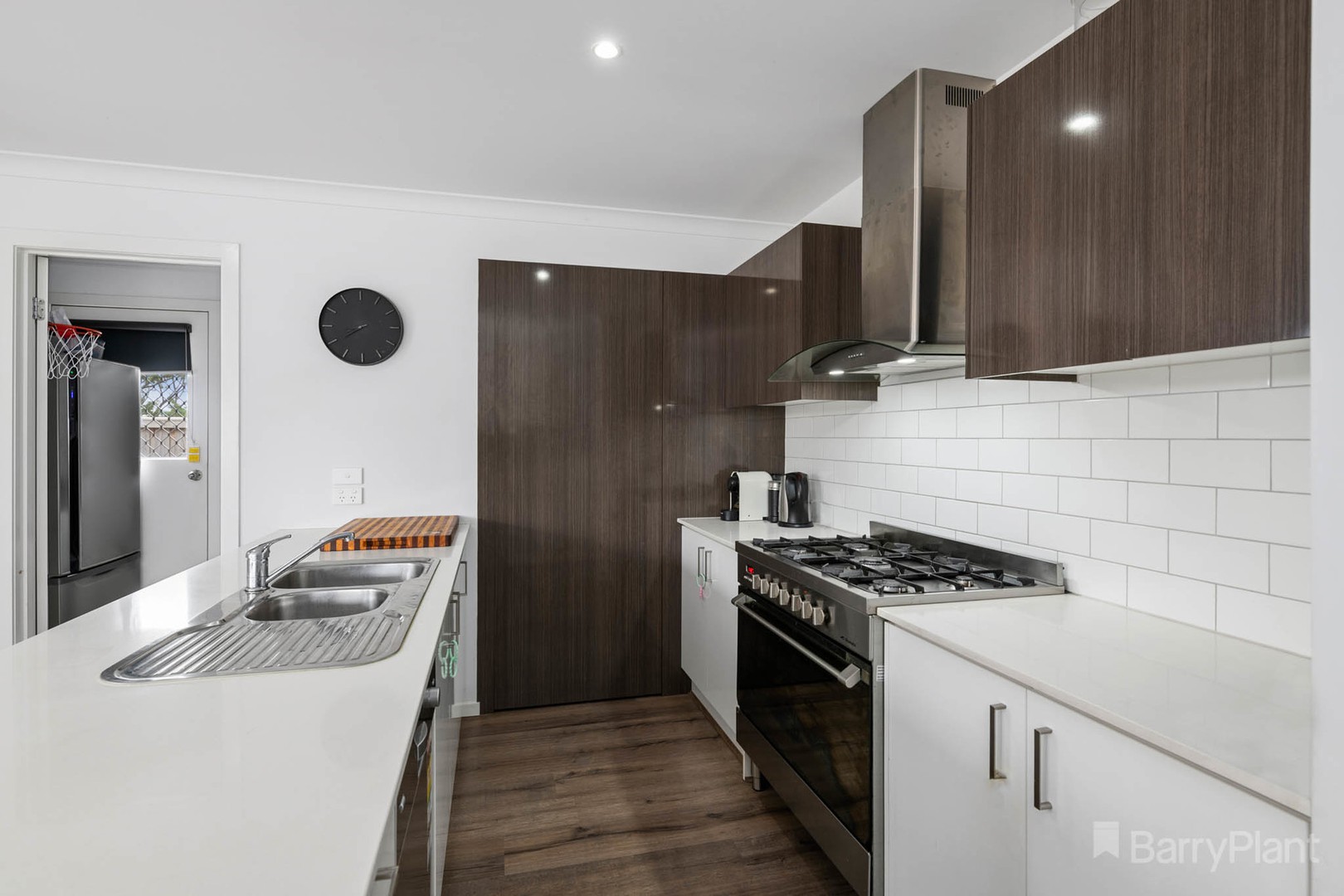2 Frogmores Street, Pakenham, VIC 3810, Pakenham - Thumbnail 3