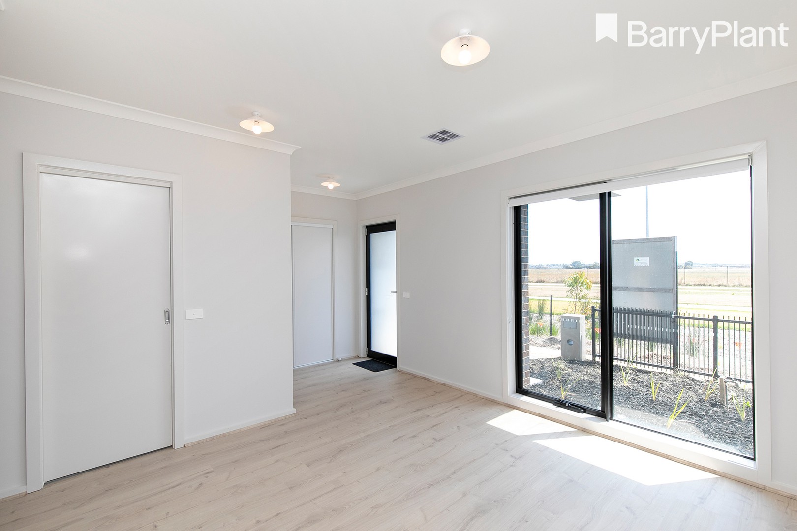 2 Gaolao Walk, Clyde North, VIC 3978, Clyde North - Thumbnail 3