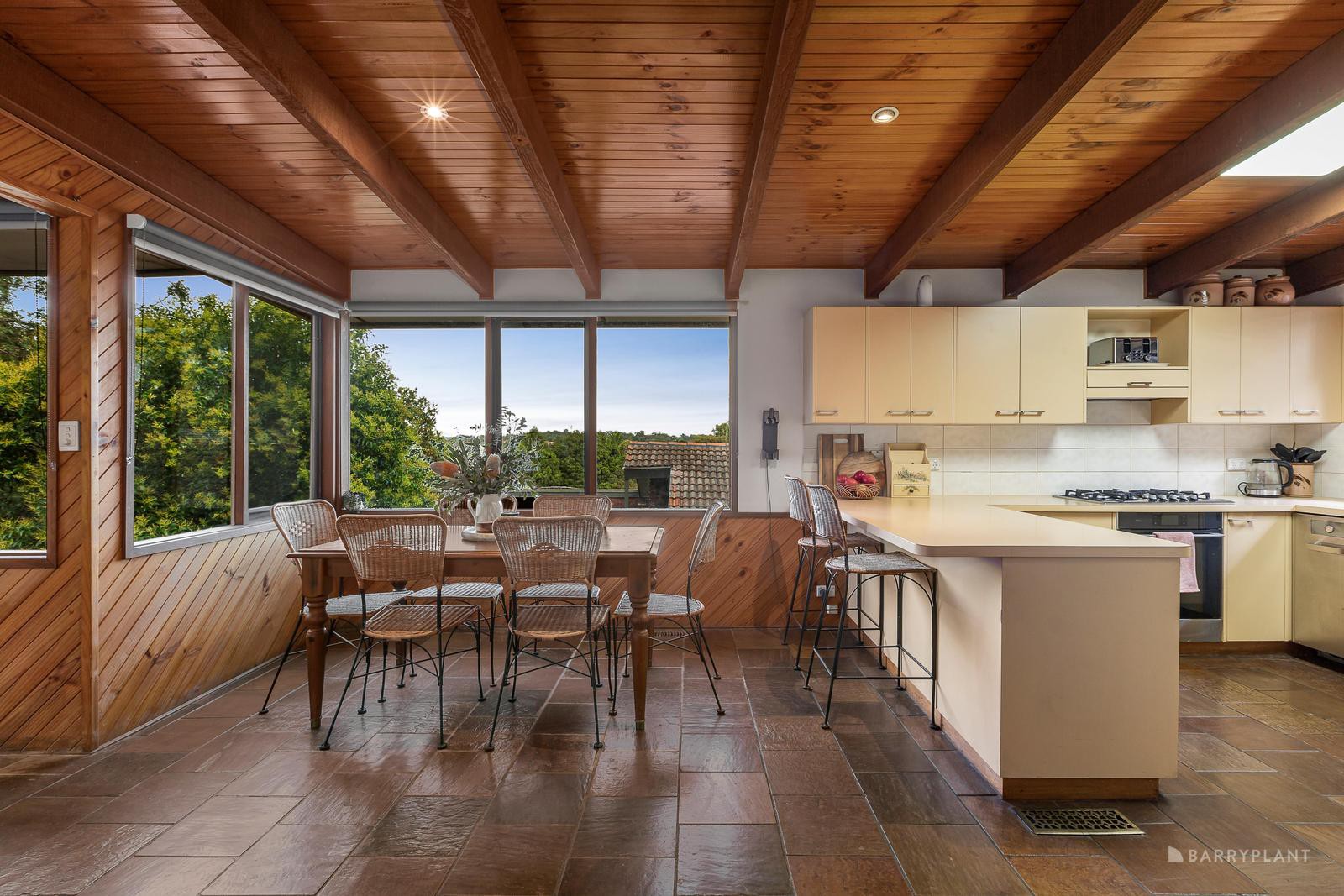 2 Glen Katherine Drive, St Helena, VIC 3088, St Helena - Thumbnail 4
