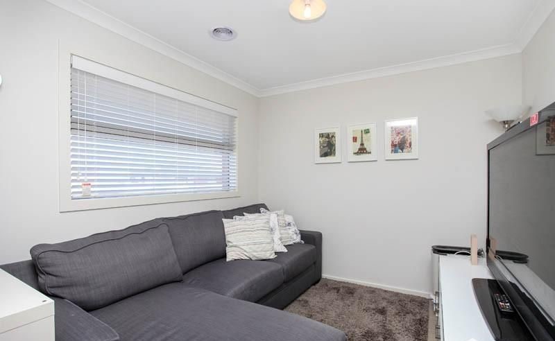 2 Gordes Street, Plumpton, VIC 3335, Plumpton - Thumbnail 2