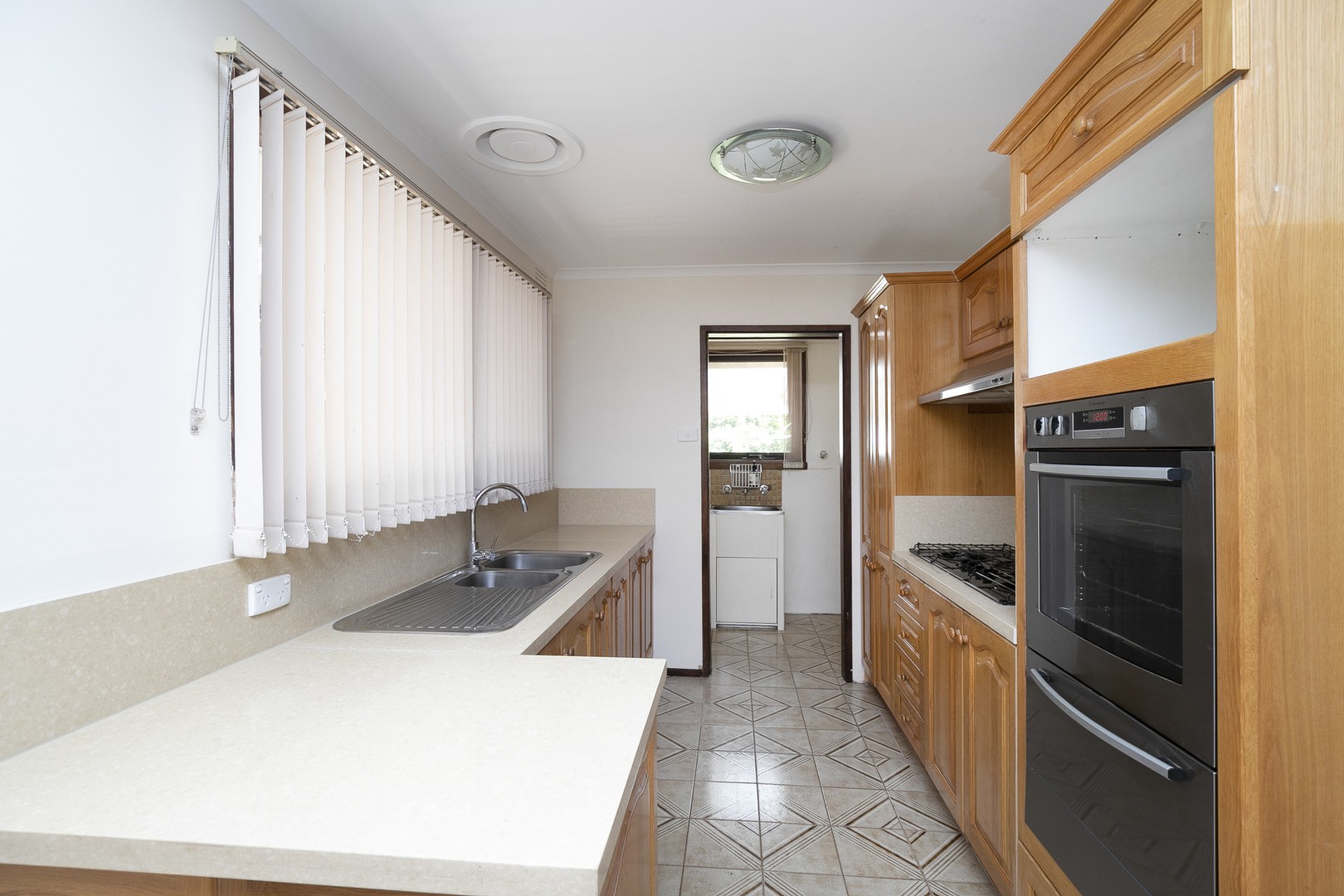 2 Goulburn Court, St Albans, VIC 3021, St Albans - Thumbnail 4