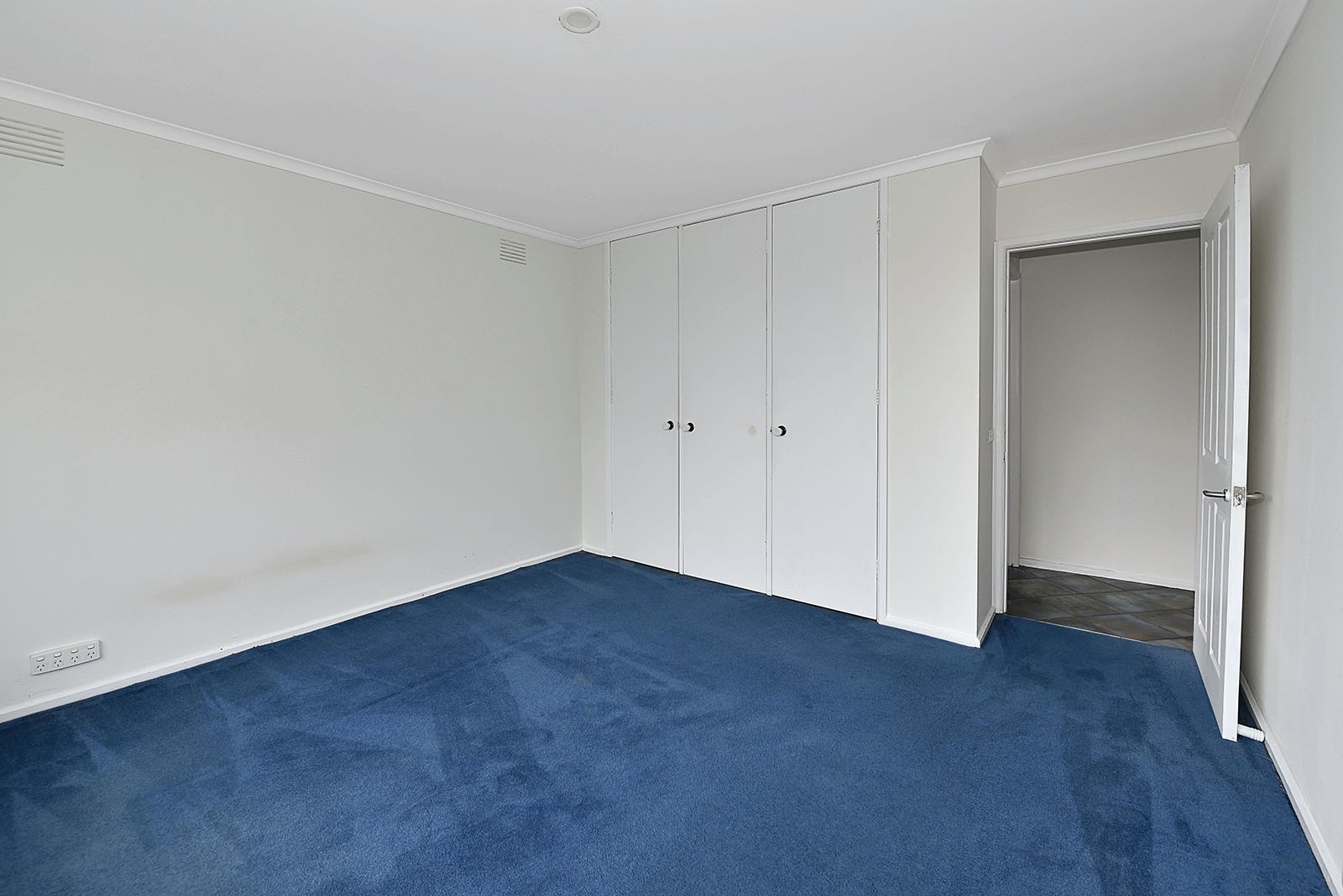 2 Hall Road, Gladstone Park, VIC 3043, Gladstone Park - Thumbnail 5