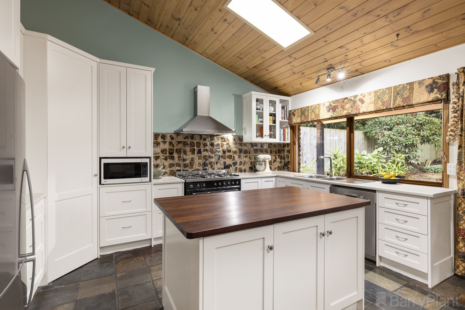 2 Harewood Close, Boronia, VIC 3155, Boronia - Thumbnail 2
