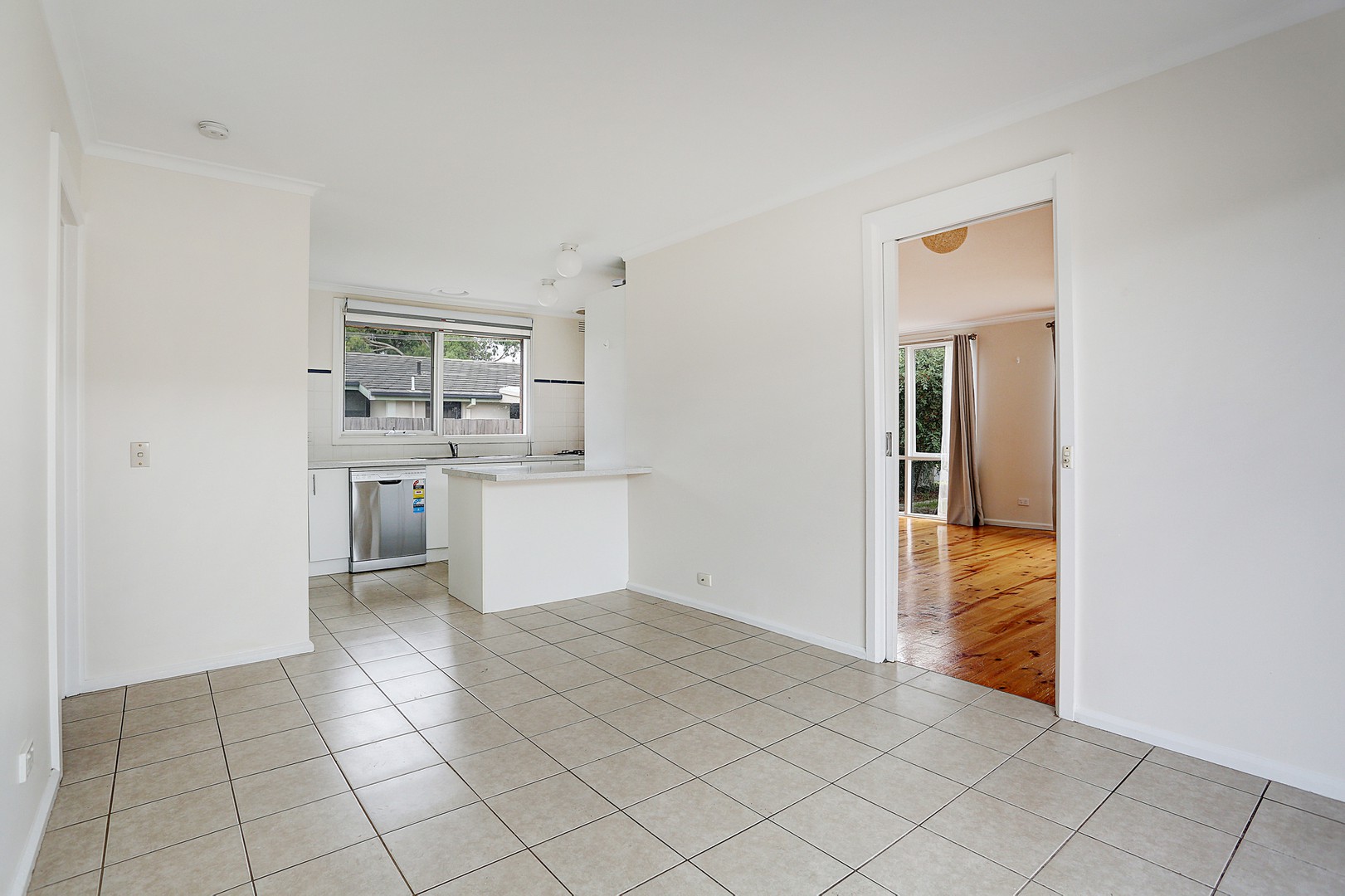 2 Haslam  Street, Seaford, VIC 3198, Seaford - Thumbnail 3