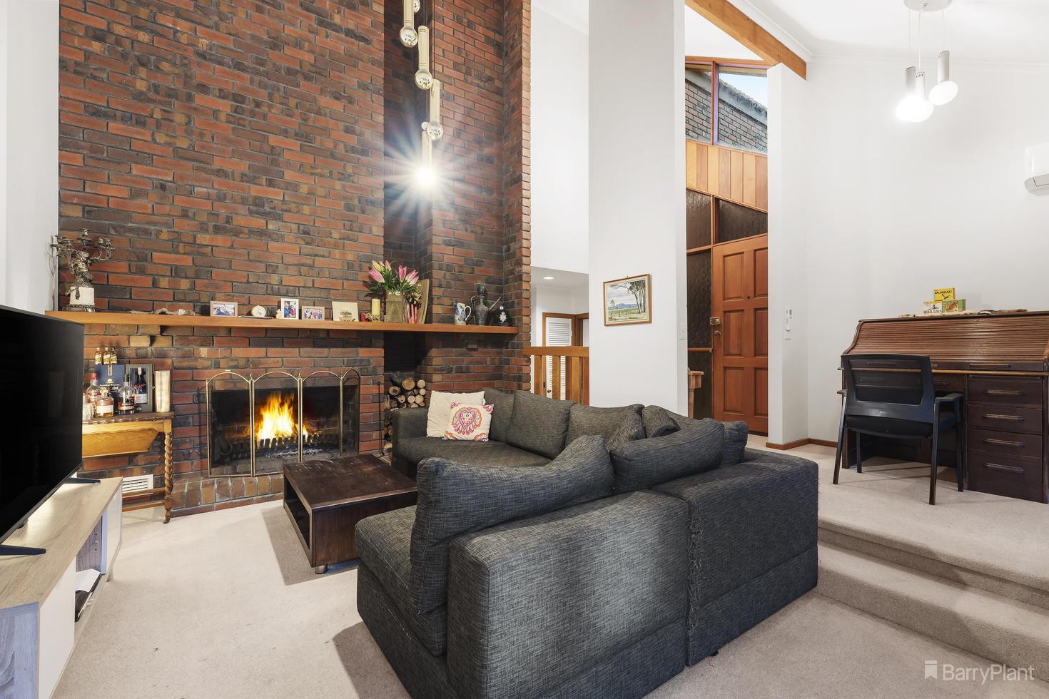 2 Hay Court, Doncaster East, VIC 3109, Doncaster East - Thumbnail 2