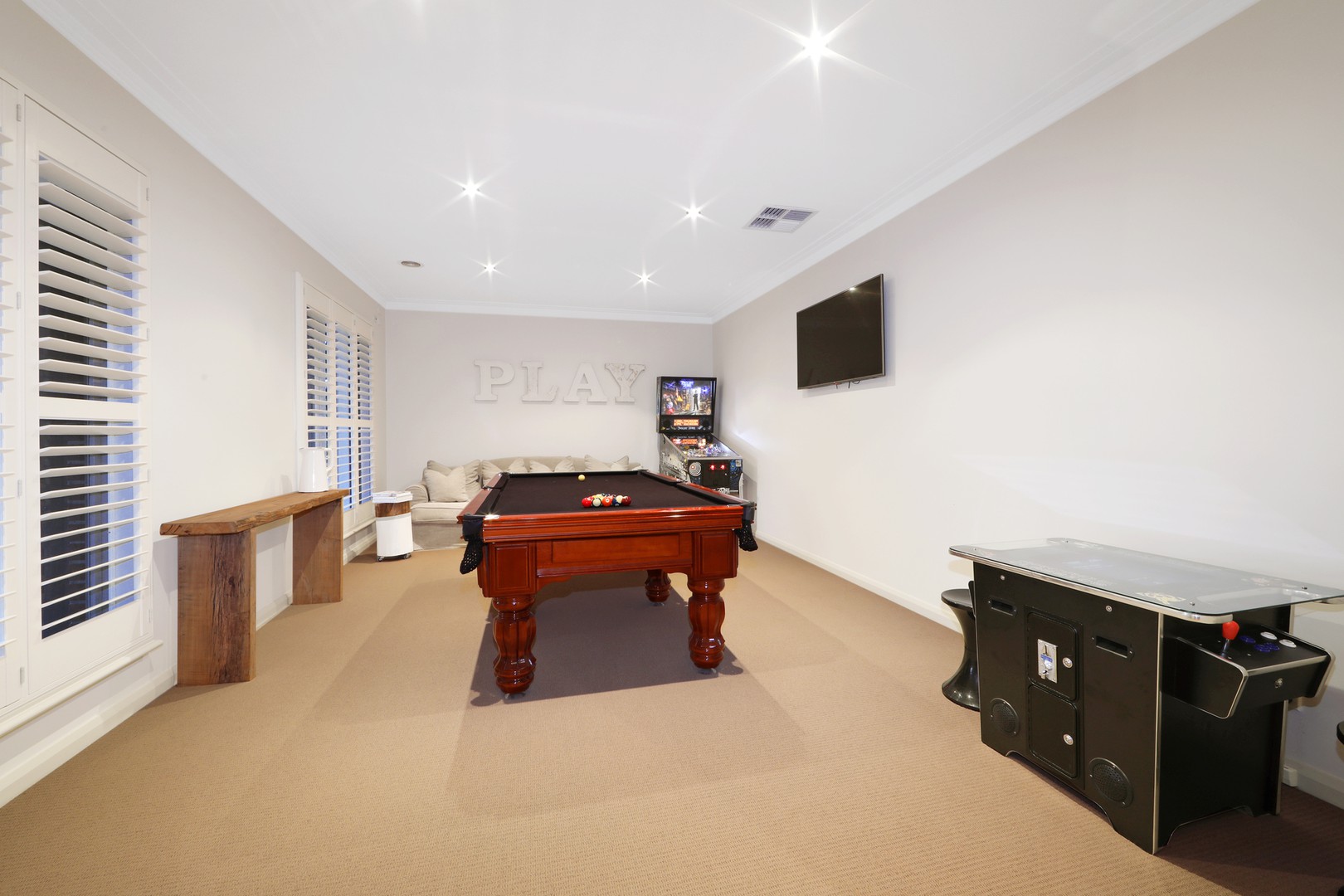 2 Helmsley Avenue, Lysterfield, VIC 3156, Lysterfield - Thumbnail 8