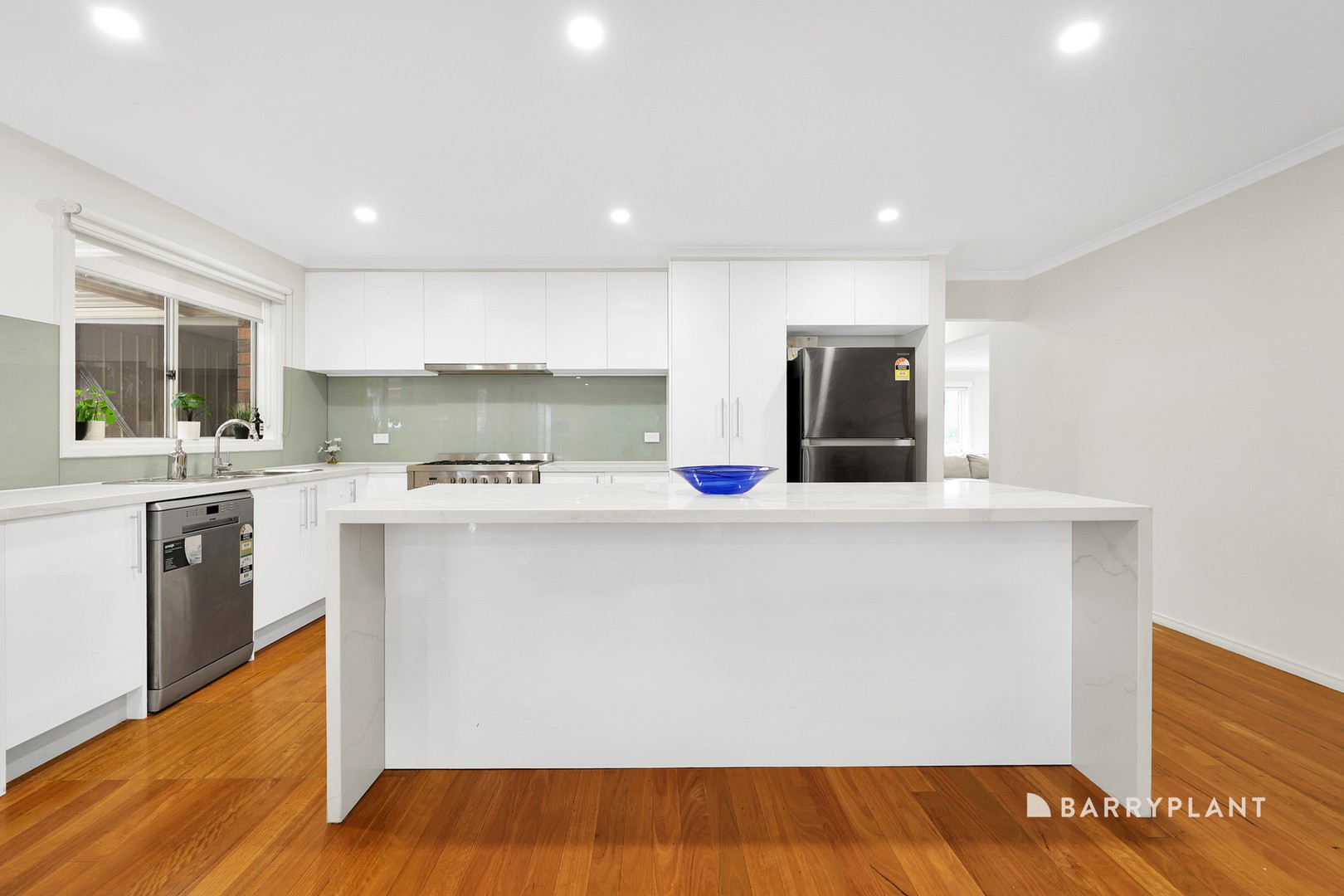 2 Highview Drive, South Morang, VIC 3752, South Morang - Thumbnail 3