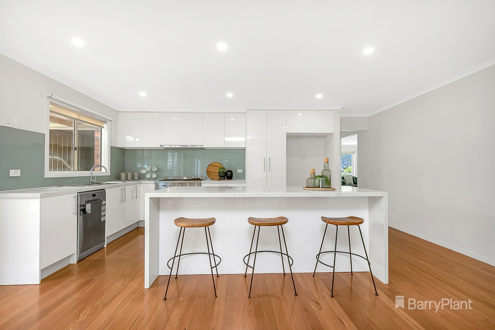 2 Highview DriveSouth Morang, VIC 3752, South Morang - Thumbnail 4
