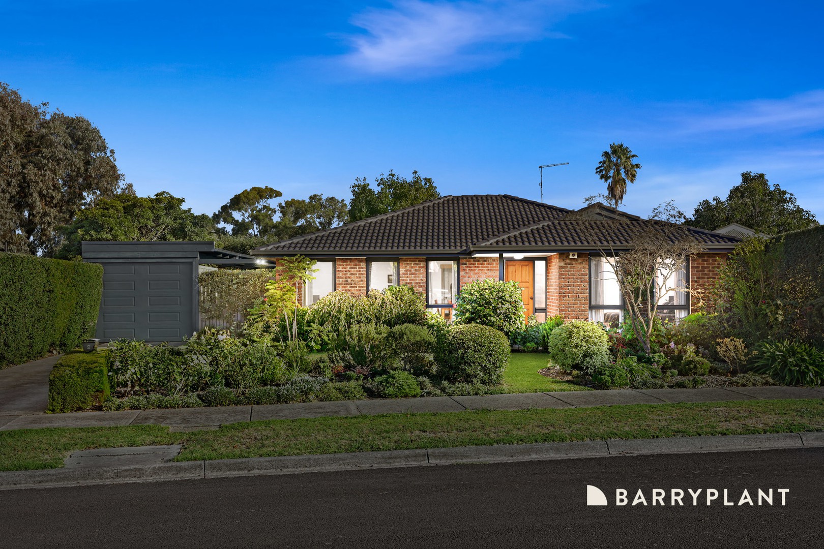 2 Hoddle Court, Mill Park, VIC 3082, Mill Park - Thumbnail 2