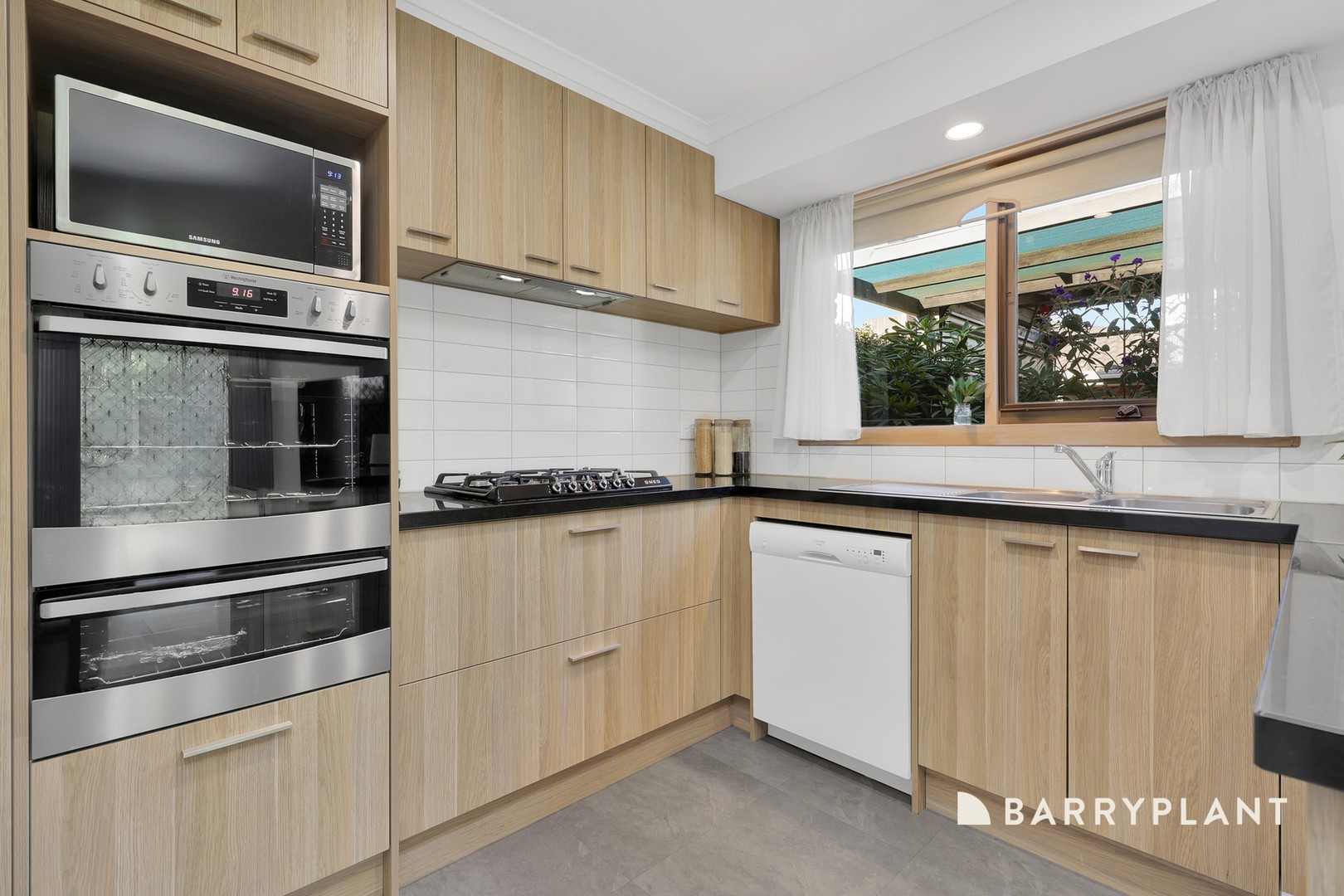 2 Hoddle Court, Mill Park, VIC 3082, Mill Park - Thumbnail 4