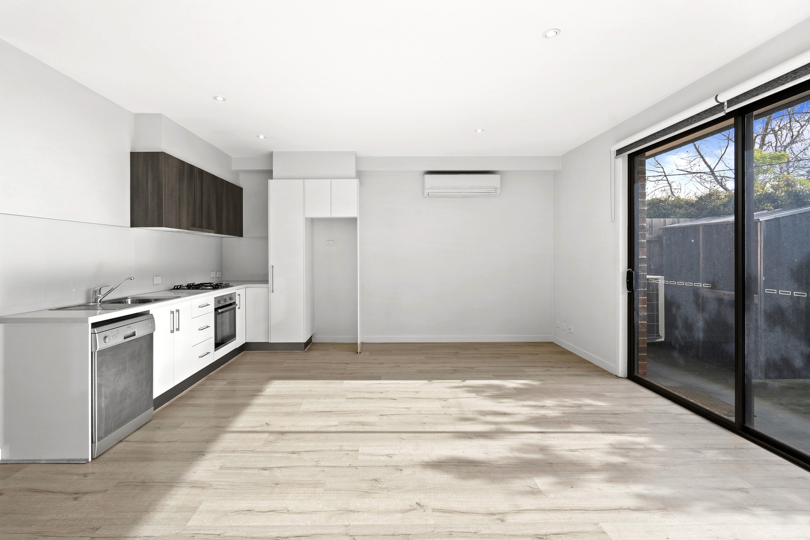 2 Holly Place, Lilydale, VIC 3140, Lilydale - Thumbnail 3