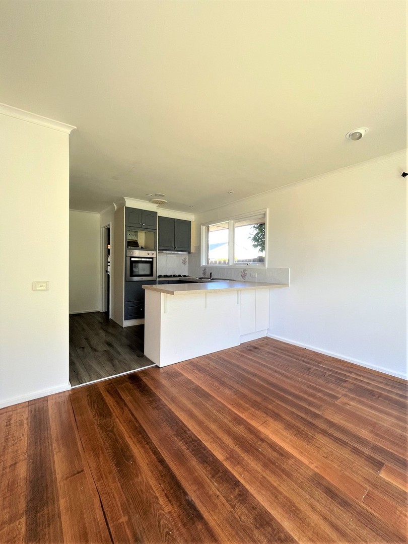 2 Hudson Place, Melton, VIC 3337, Melton - Thumbnail 4