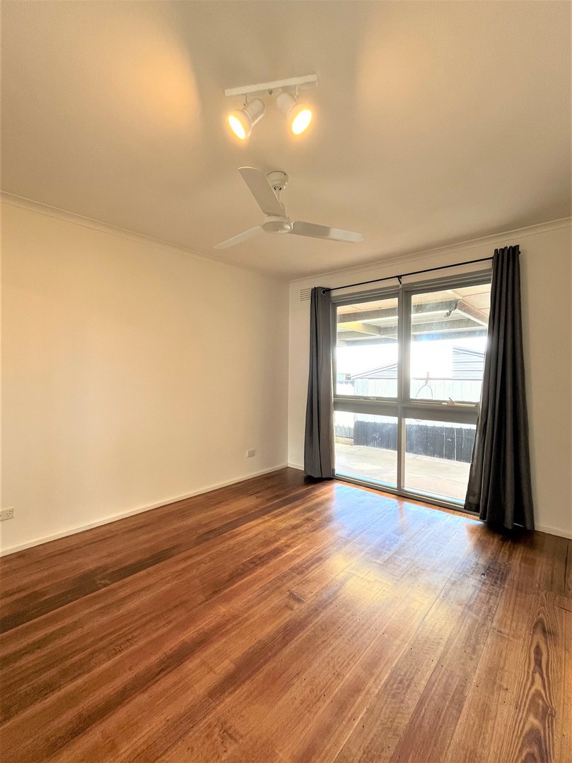 2 Hudson Place, Melton, VIC 3337, Melton - Thumbnail 7
