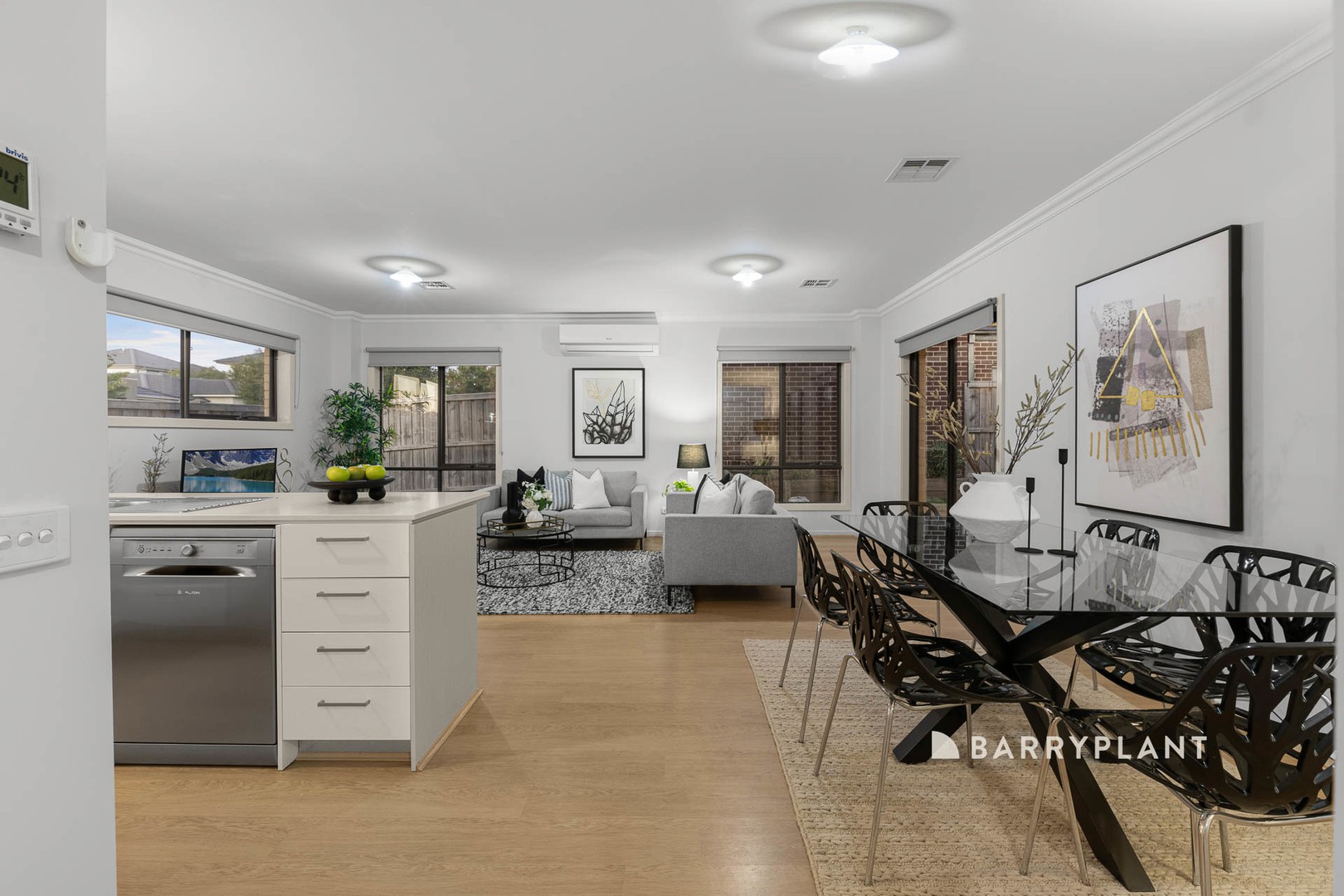 2 Hut Road, Clyde North, VIC 3978, Clyde North - Thumbnail 5