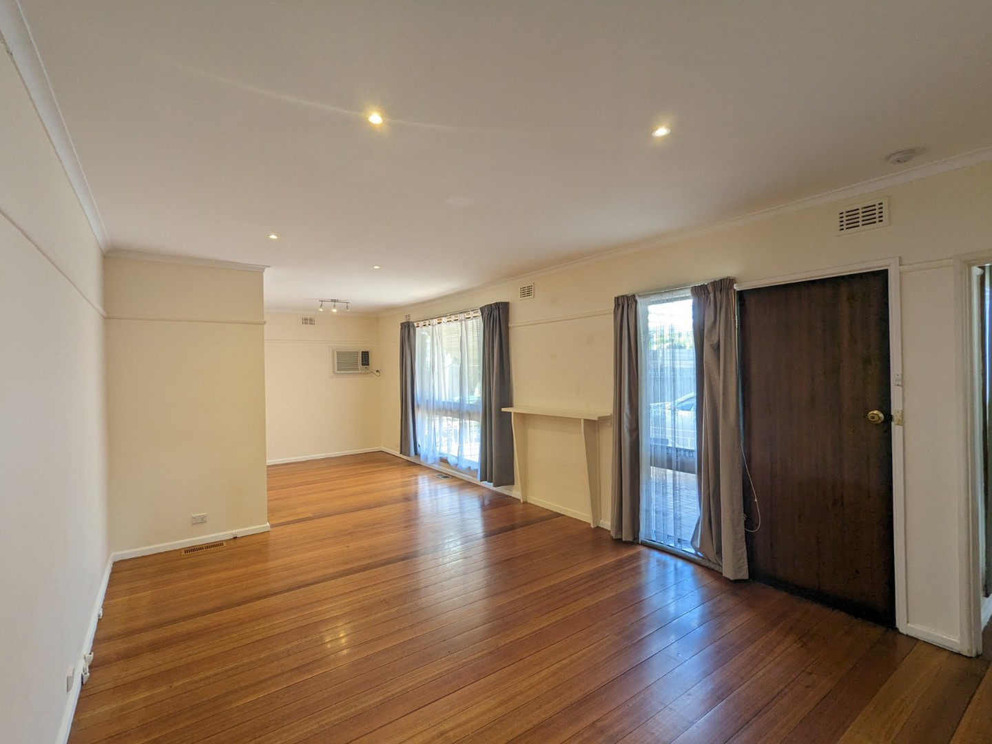 2 Inglewood Avenue, Forest Hill, VIC 3131, Forest Hill - Thumbnail 2