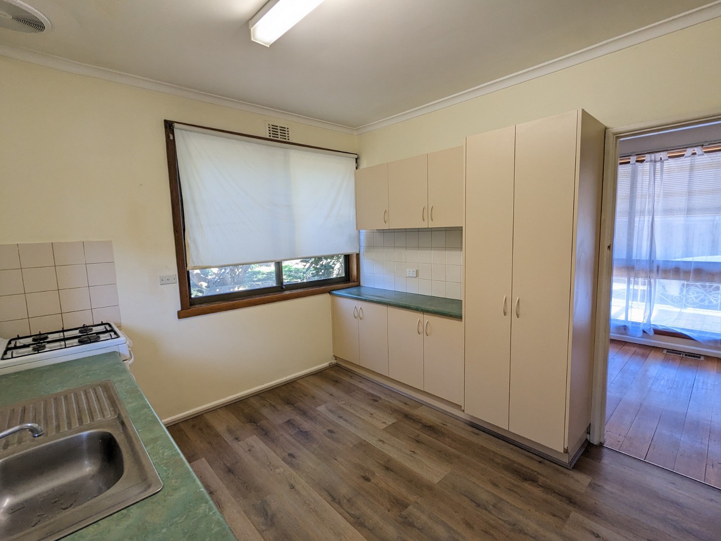 2 Inglewood Avenue, Forest Hill, VIC 3131, Forest Hill - Thumbnail 4