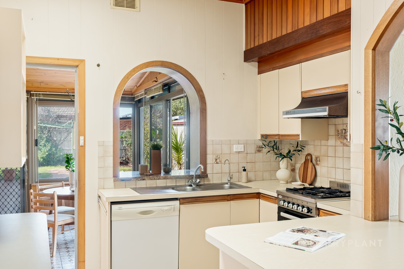 2 Inverloch Street, Preston, VIC 3072, Preston - Thumbnail 5