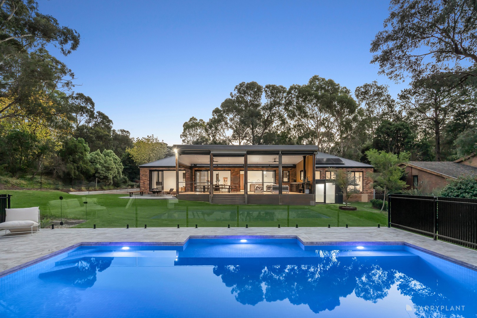 2 Iolanthe Close, Park Orchards, VIC 3114 - Thumbnail 2 - 28/04/2026