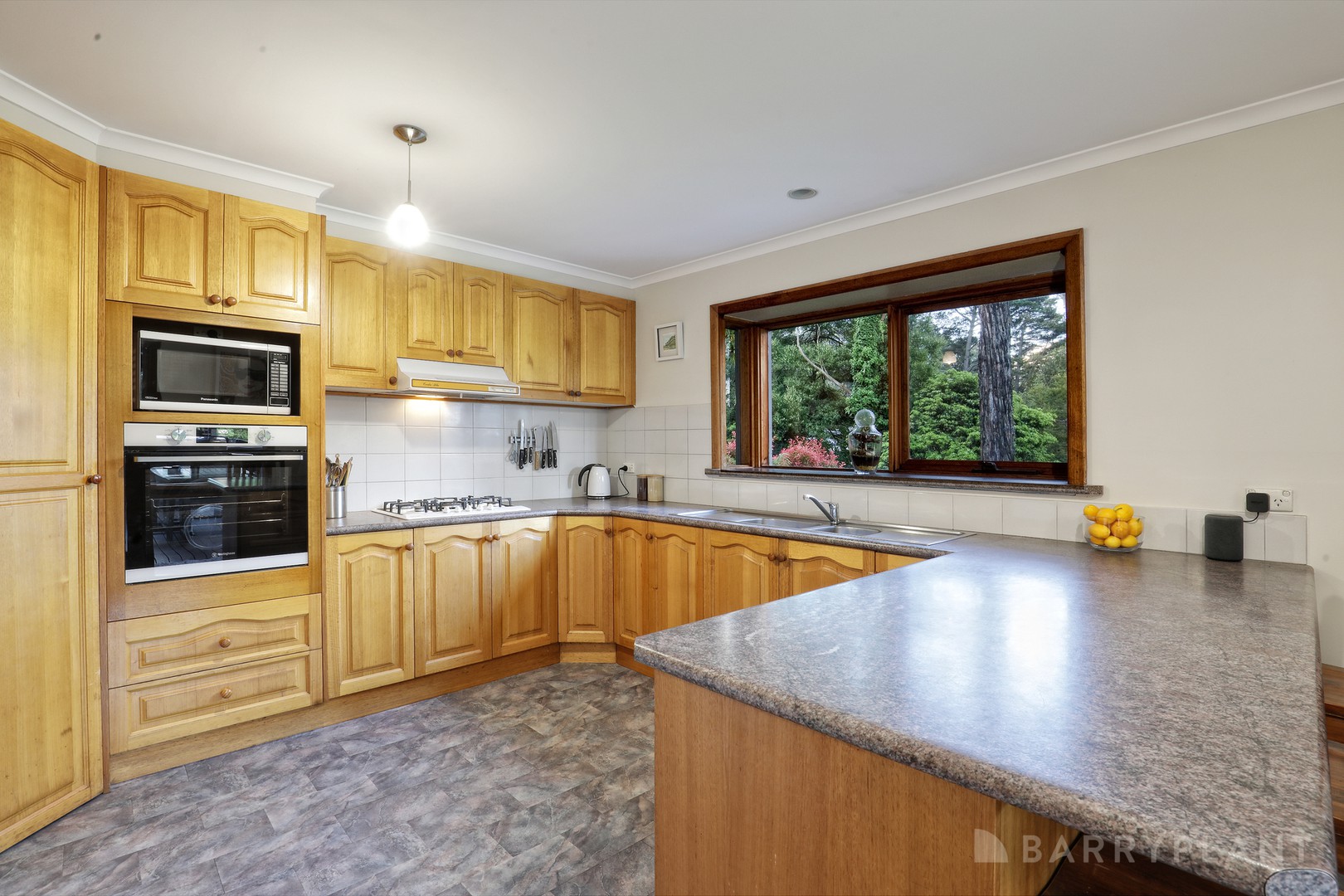 2 Jeanne Street, Cockatoo, VIC 3781, Cockatoo - Thumbnail 3