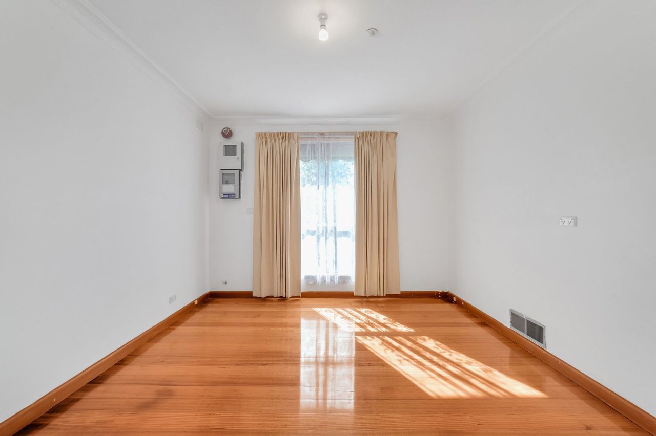 2 Kaldor Court, Glen Waverley, VIC 3150, Glen Waverley - Thumbnail 2
