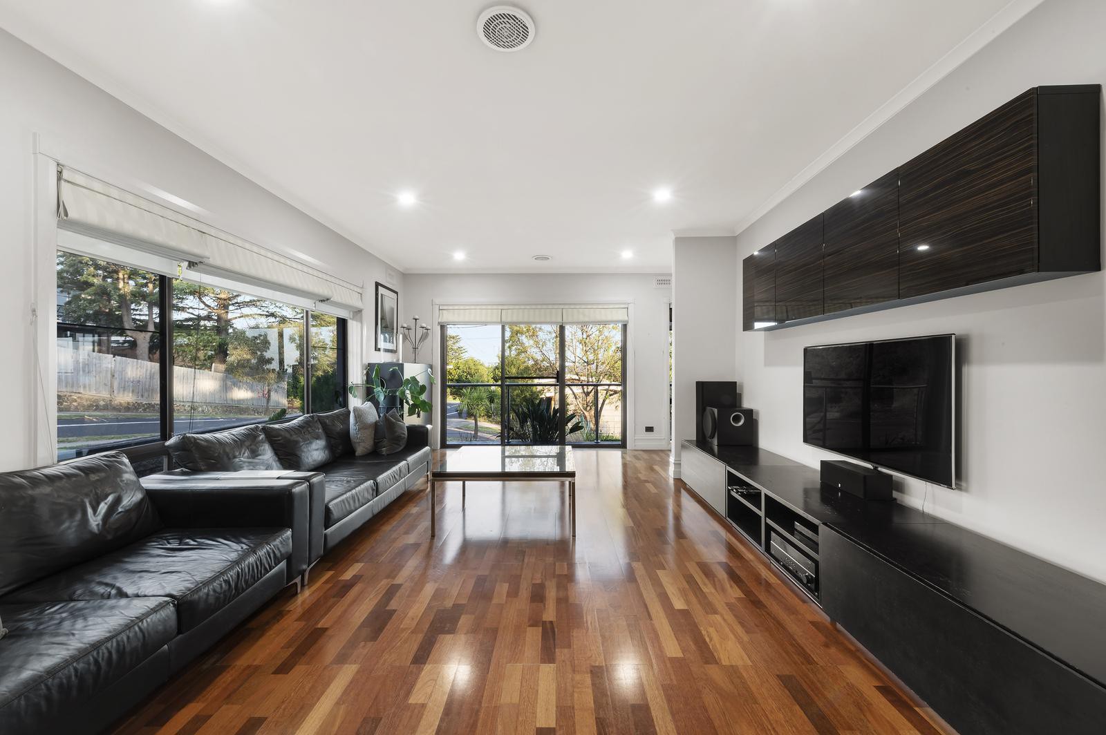 2 Kerry Close, Viewbank, VIC 3084, Viewbank - Thumbnail 2