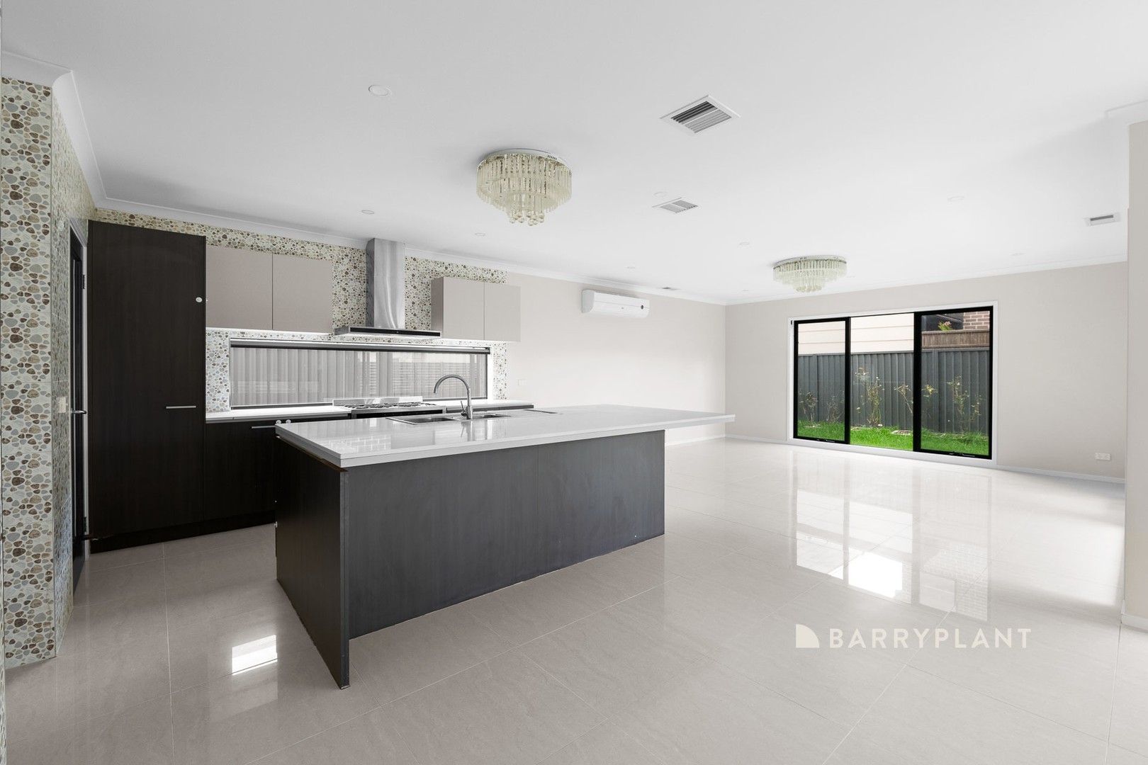 2 Kilburn Place, Pakenham, VIC 3810, Pakenham - Thumbnail 6
