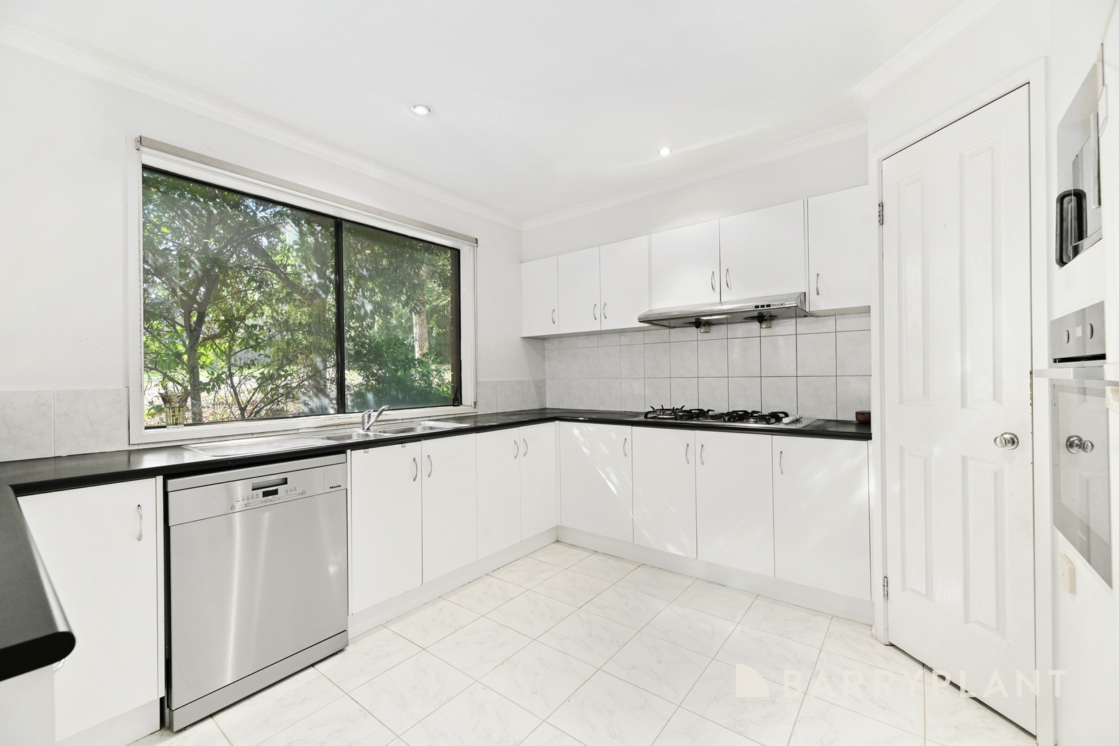 2 Landra Court, Berwick, VIC 3806, Berwick - Thumbnail 3