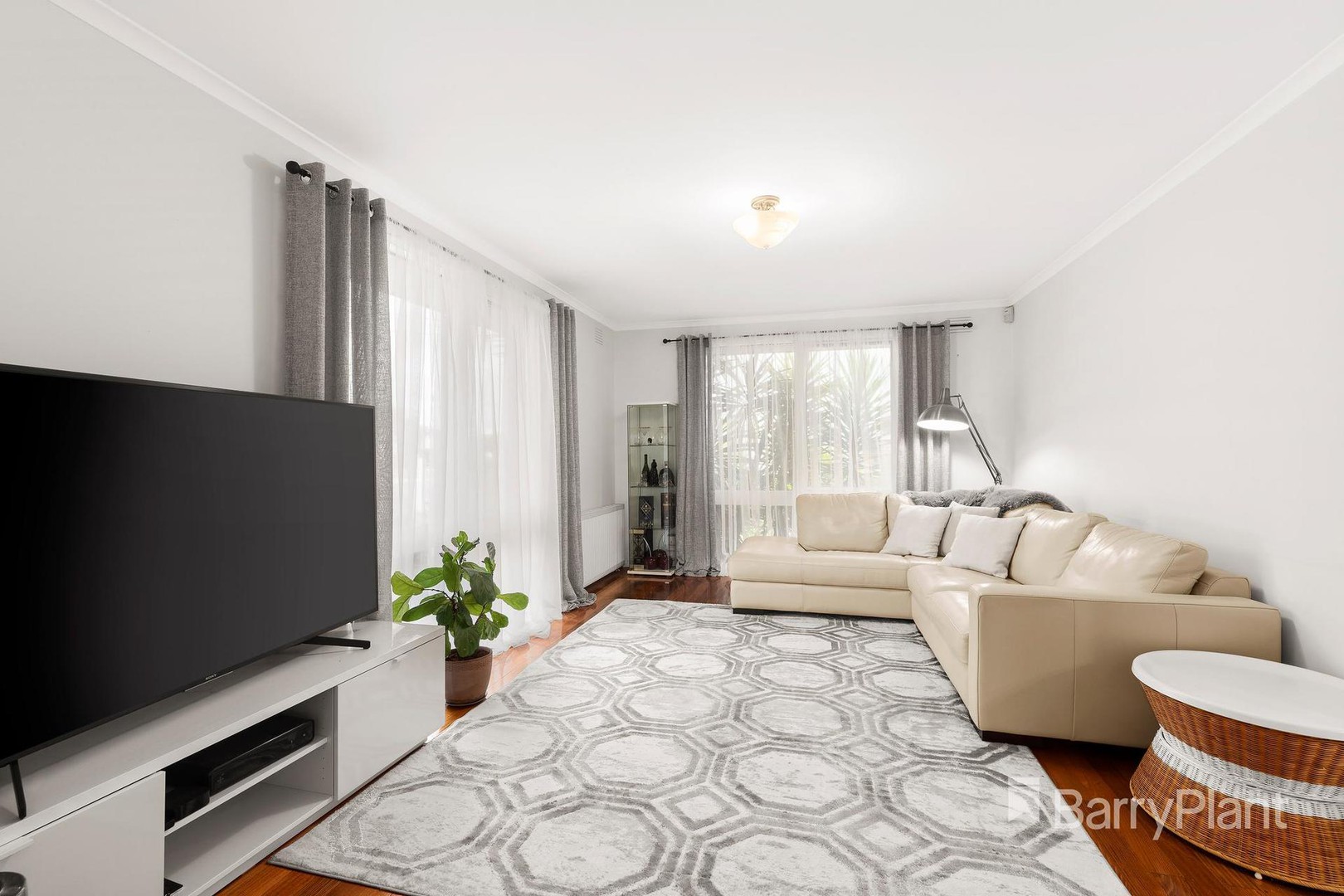 2 Lantana Avenue, Thomastown, VIC 3074, Thomastown - Thumbnail 2