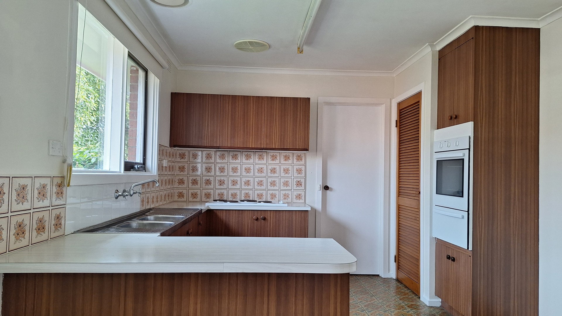2 Laraine Court, Chelsea, VIC 3196, Bonbeach - Thumbnail 4