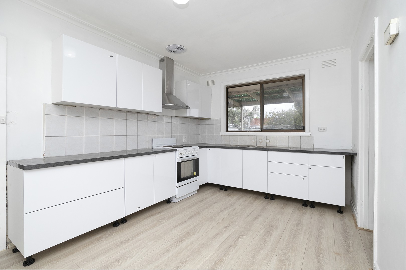 2 Laurie Avenue, Sunshine North, VIC 3020, Sunshine North - Thumbnail 8