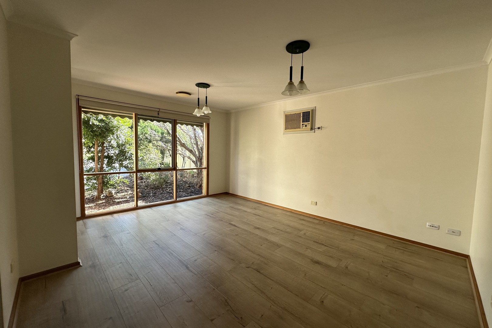 2 Lentini Place, Keilor Lodge, VIC 3038 - Thumbnail 1 - 08/05/2025