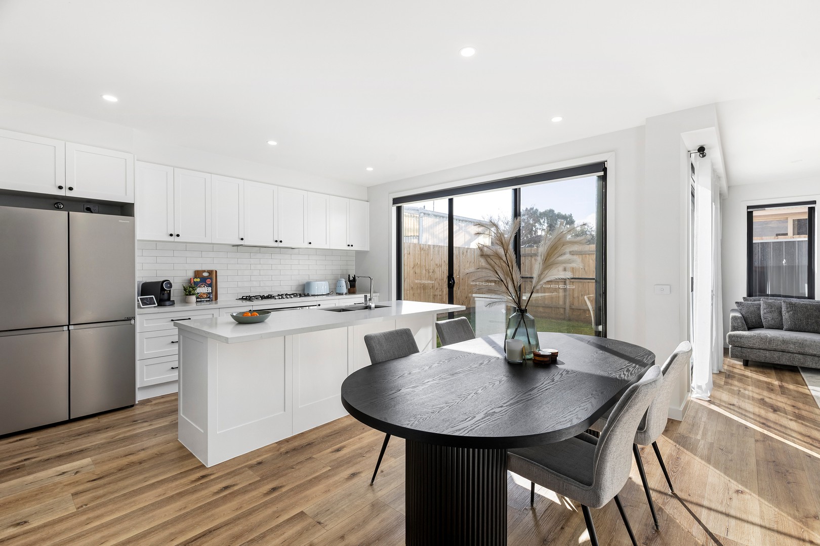 2 Linacre Crescent, Gladstone Park, VIC 3043 - Thumbnail 2 - 17/07/2025