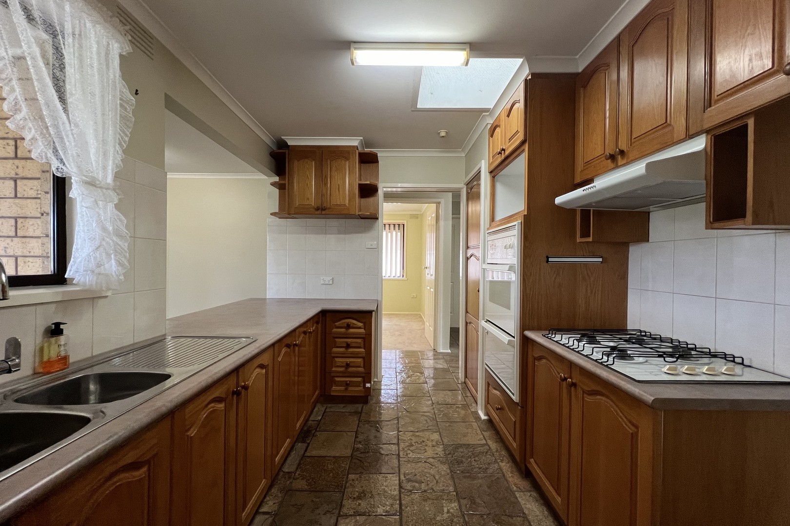 2 Linda Place, St Albans, VIC 3021, St Albans - Thumbnail 4