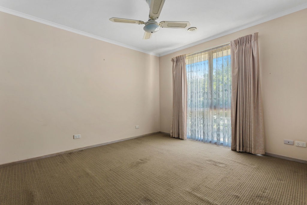 2 Lindenow Court, Cranbourne North, VIC 3977, Cranbourne North - Thumbnail 4