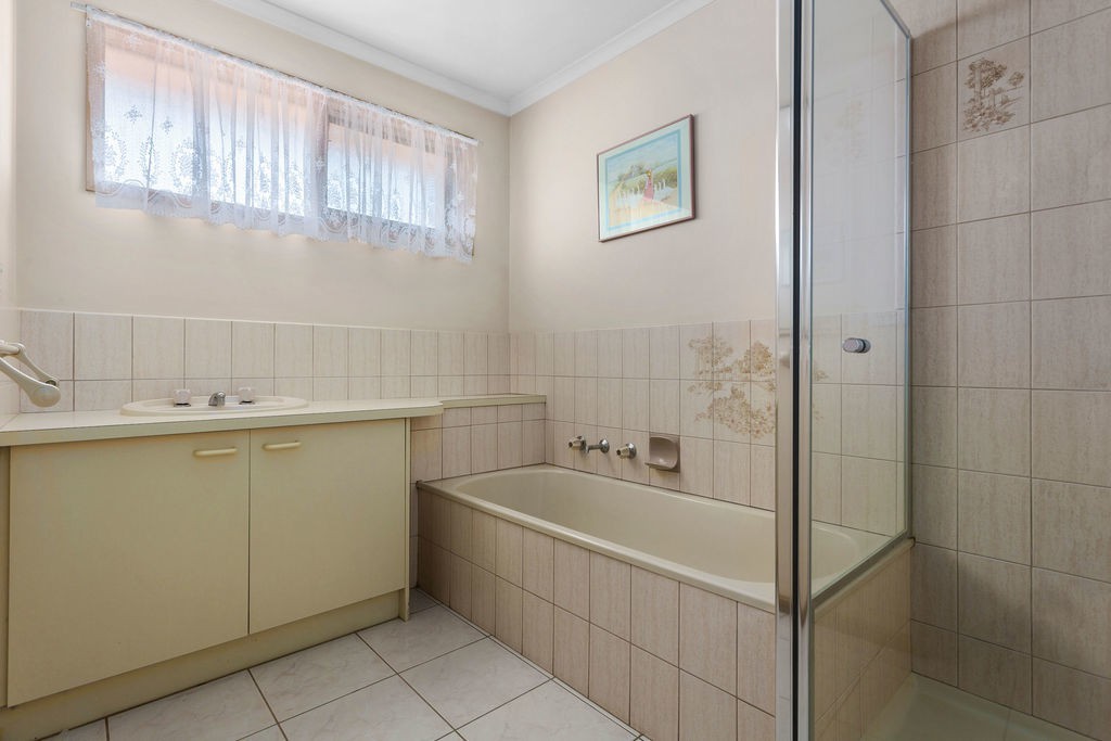 2 Lindenow Court, Cranbourne North, VIC 3977, Cranbourne North - Thumbnail 5