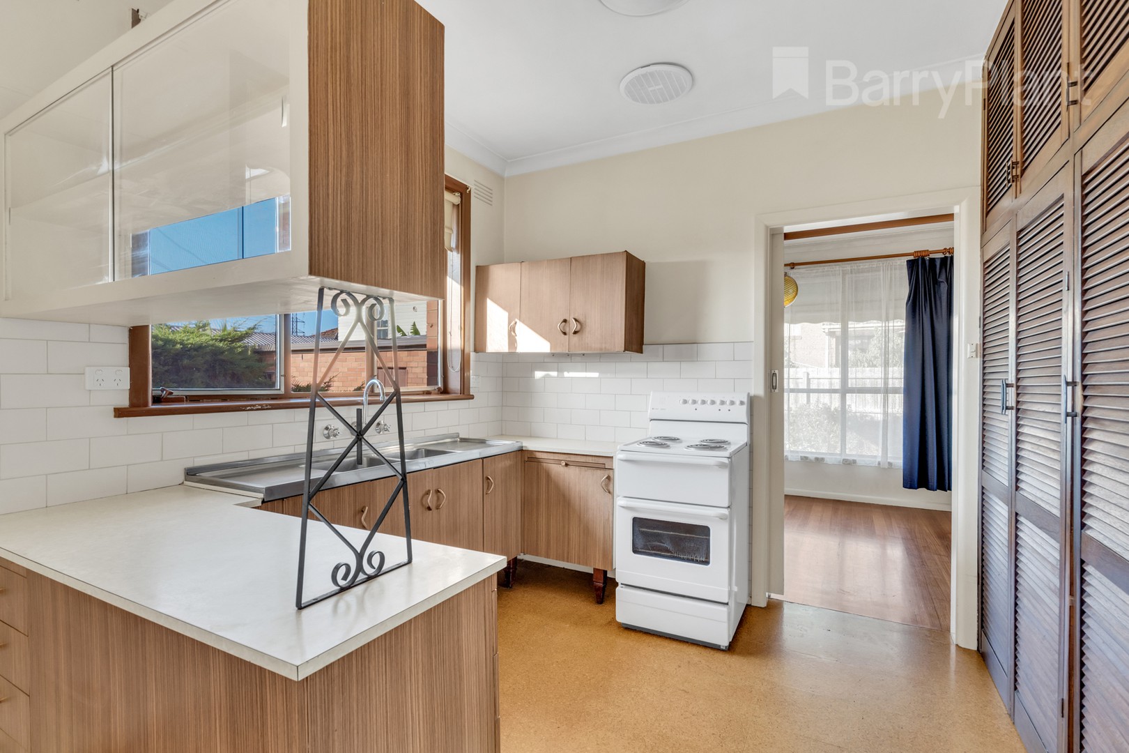 2 Lindenow Street, Reservoir, VIC 3073, Reservoir - Thumbnail 5