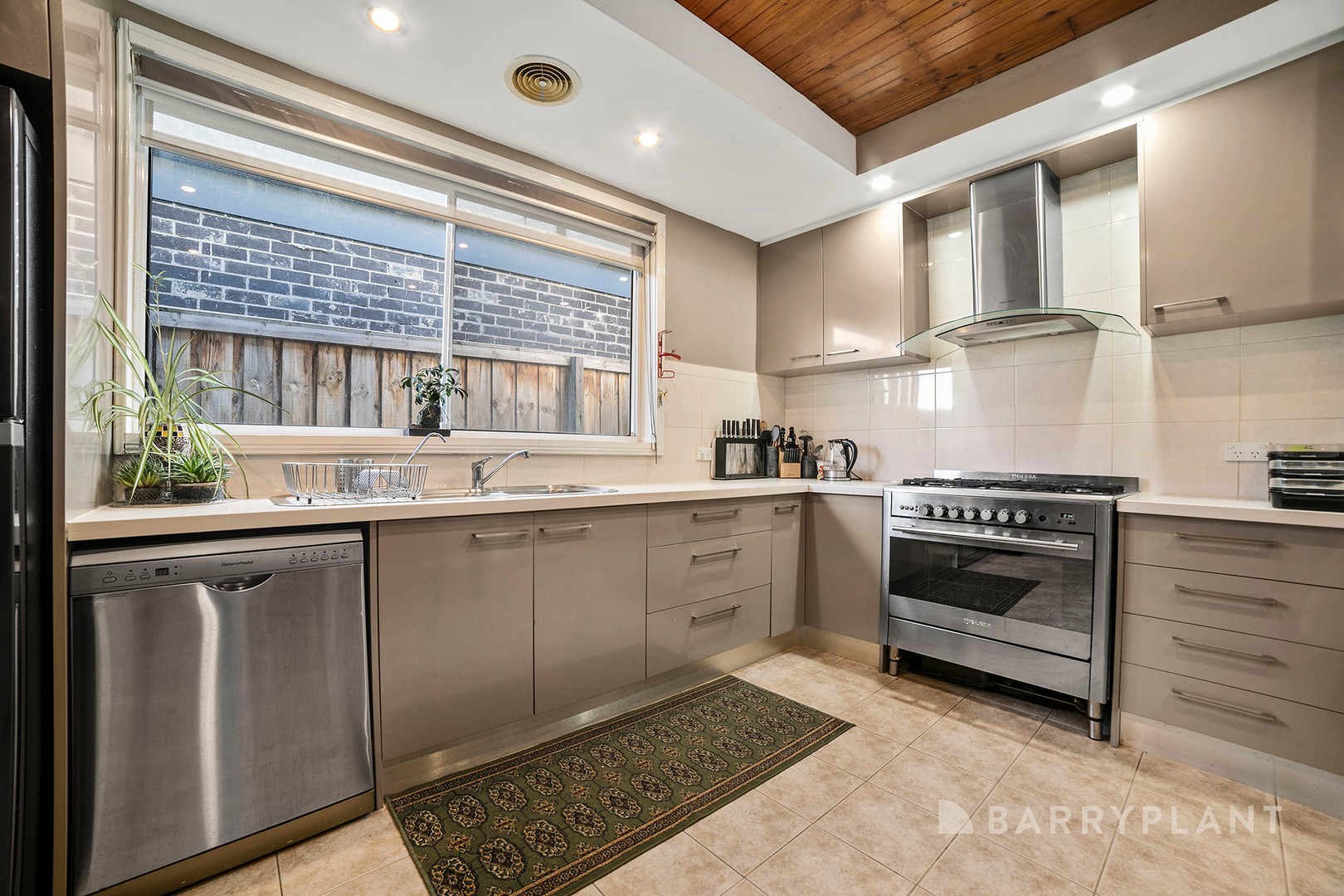 2 Liston Avenue, Reservoir, VIC 3073, Reservoir - Thumbnail 4