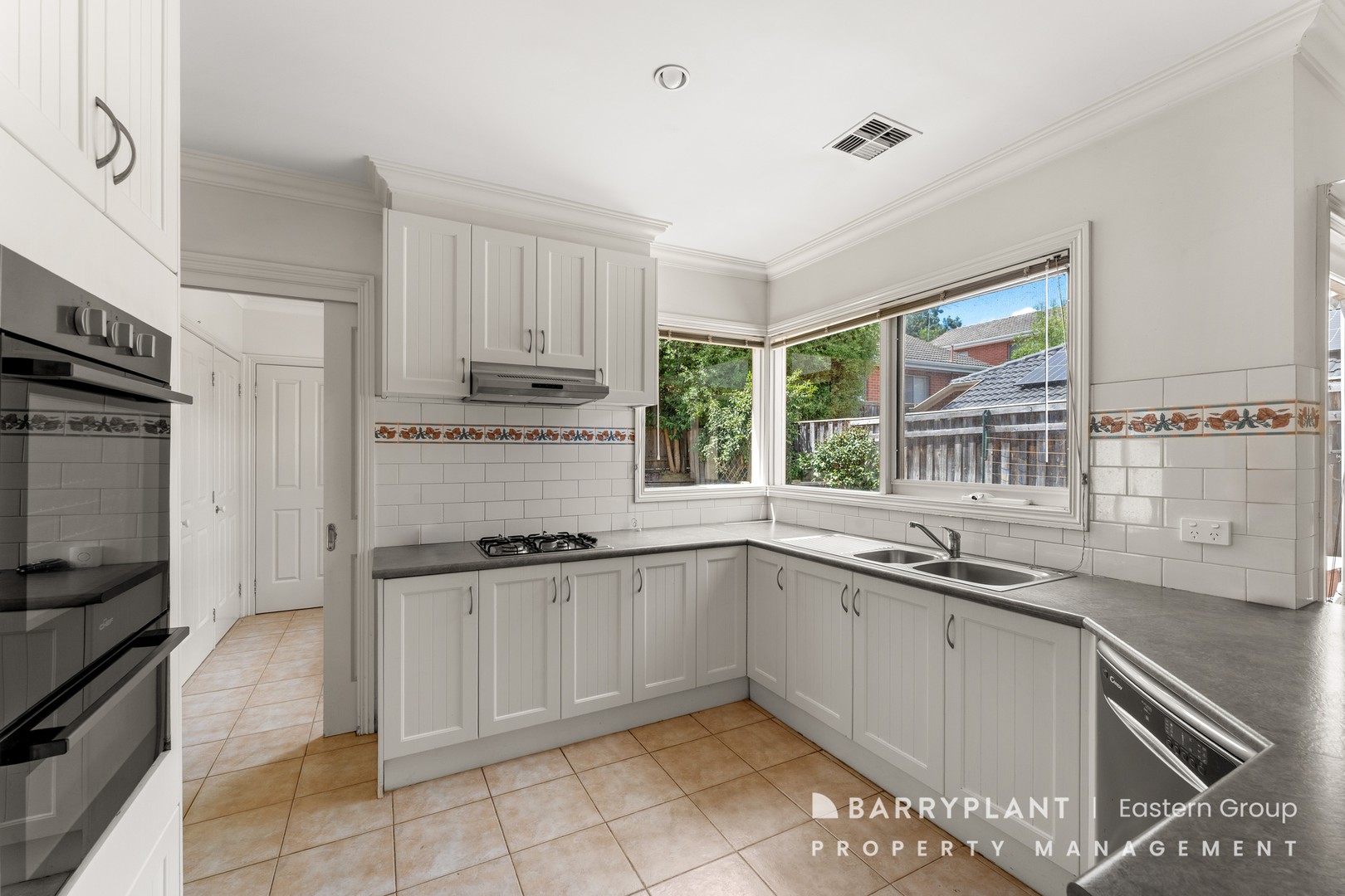 2 Lithgow Avenue, Blackburn, VIC 3130 - Thumbnail 2 - 09/01/2026