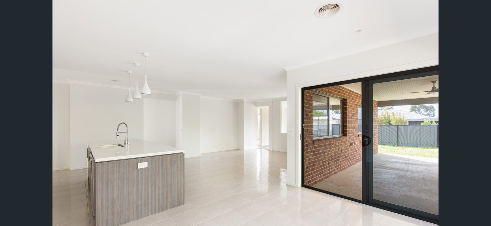 2 Loma  Court, Tarneit, VIC 3029, Tarneit - Thumbnail 3