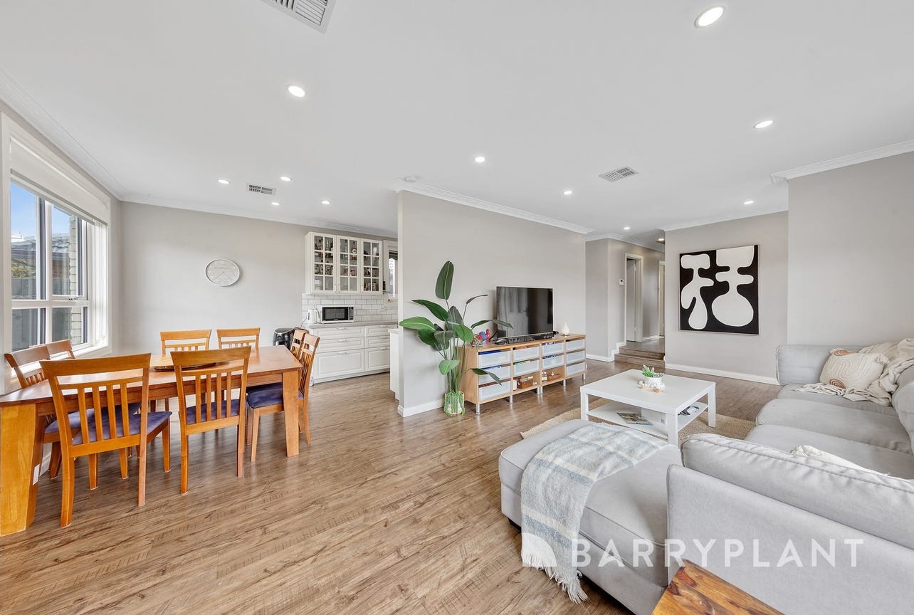 2 Luxford Street, St Albans, VIC 3021 - Thumbnail 2 - 05/05/2026