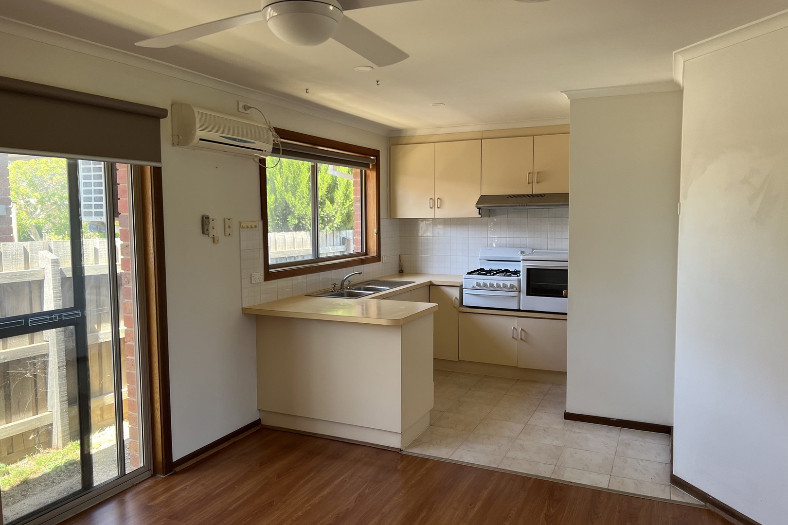 2 Manfred Avenue, St Albans, VIC 3021, St Albans - Thumbnail 2