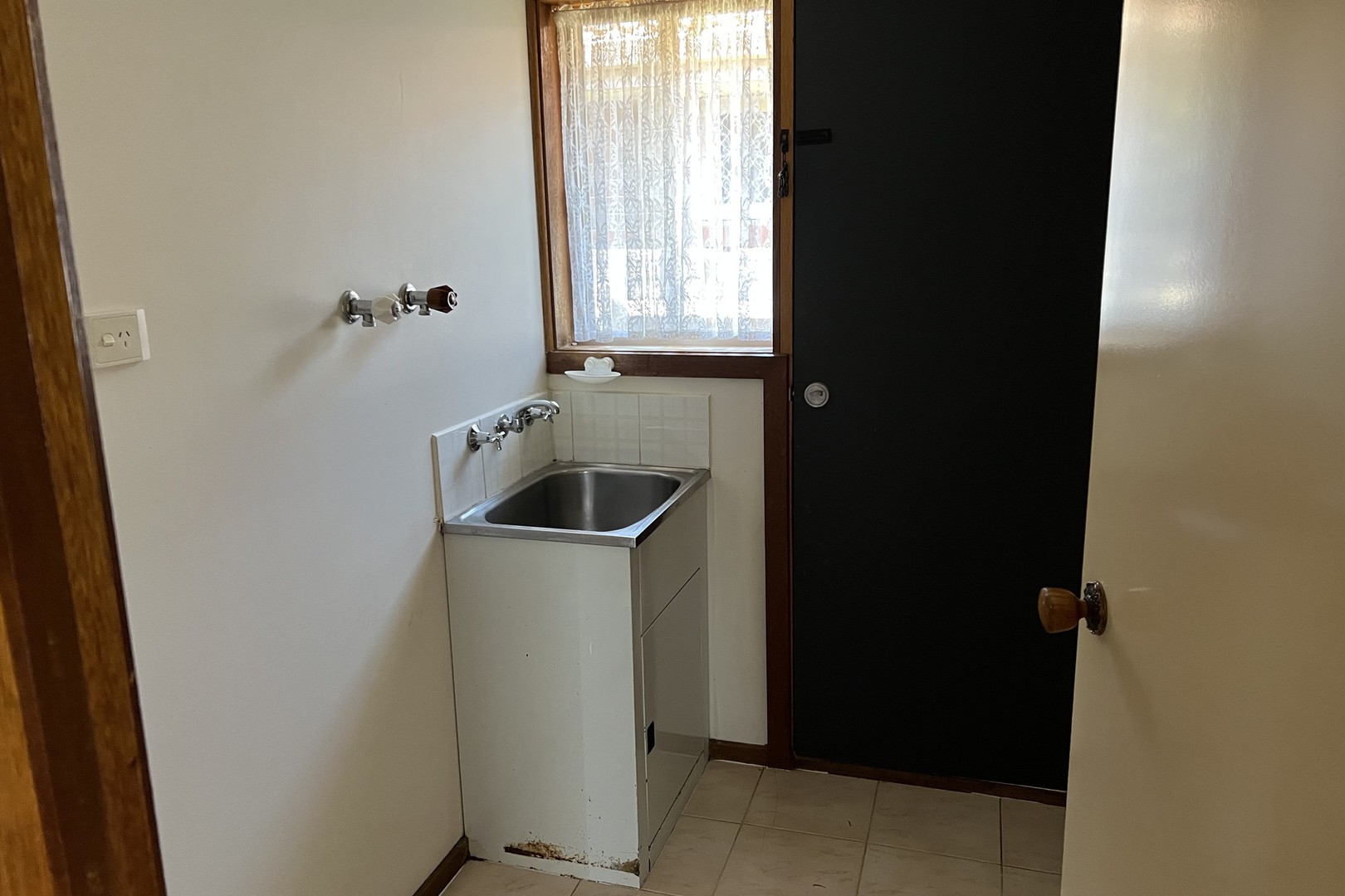 2 Manfred Avenue, St Albans, VIC 3021, St Albans - Thumbnail 4