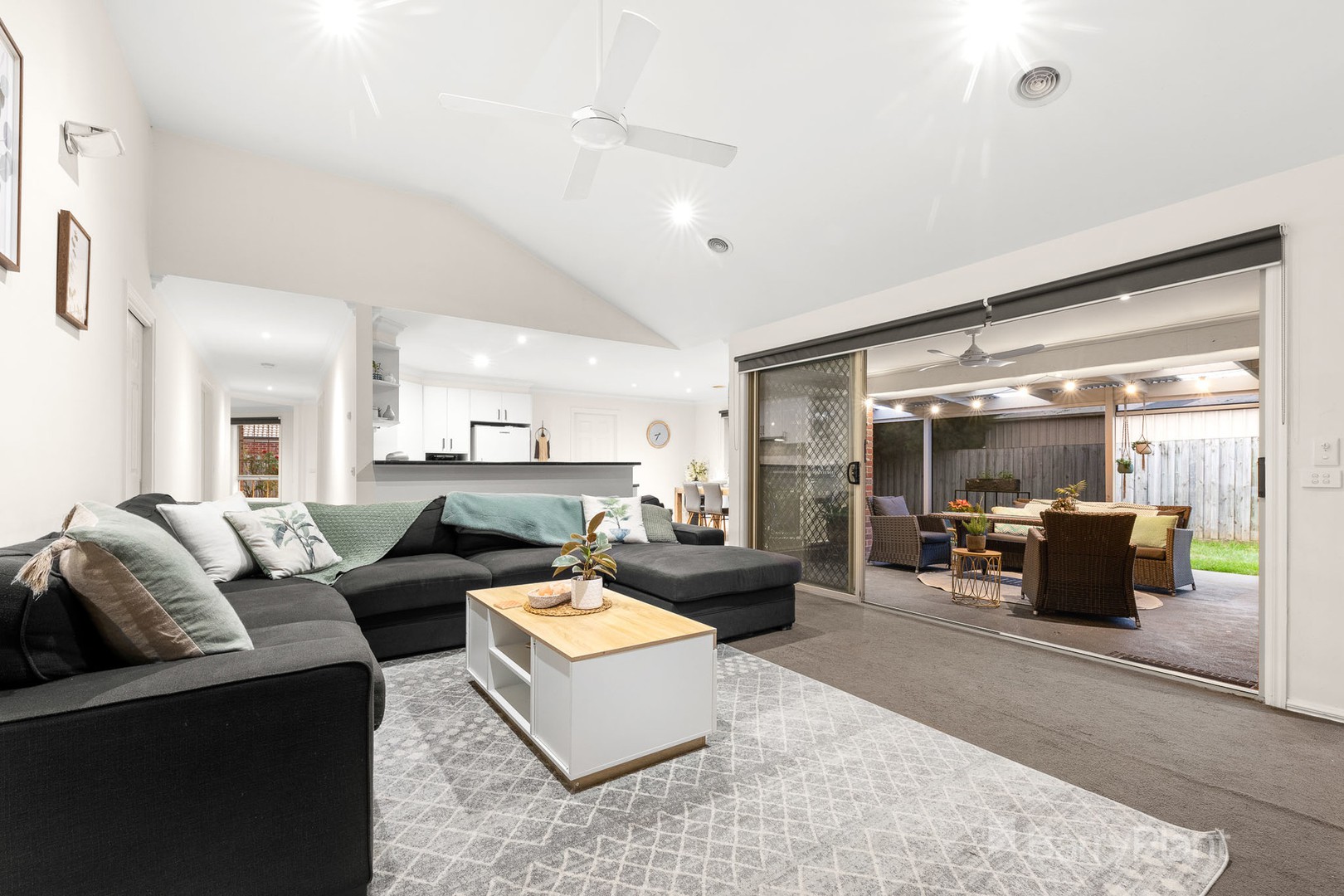 2 Maxim Court, Drouin, VIC 3818, Drouin - Thumbnail 3