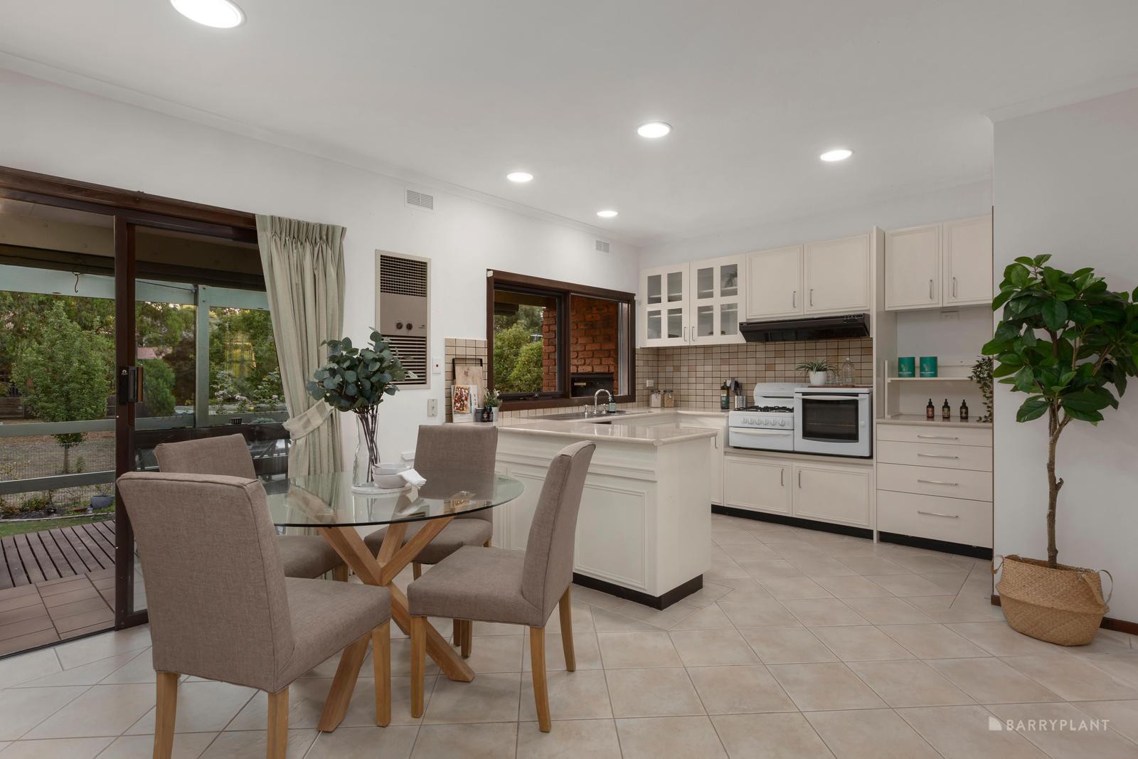 2 McCubbin Terrace, Doncaster East, VIC 3109, Doncaster East - Thumbnail 4