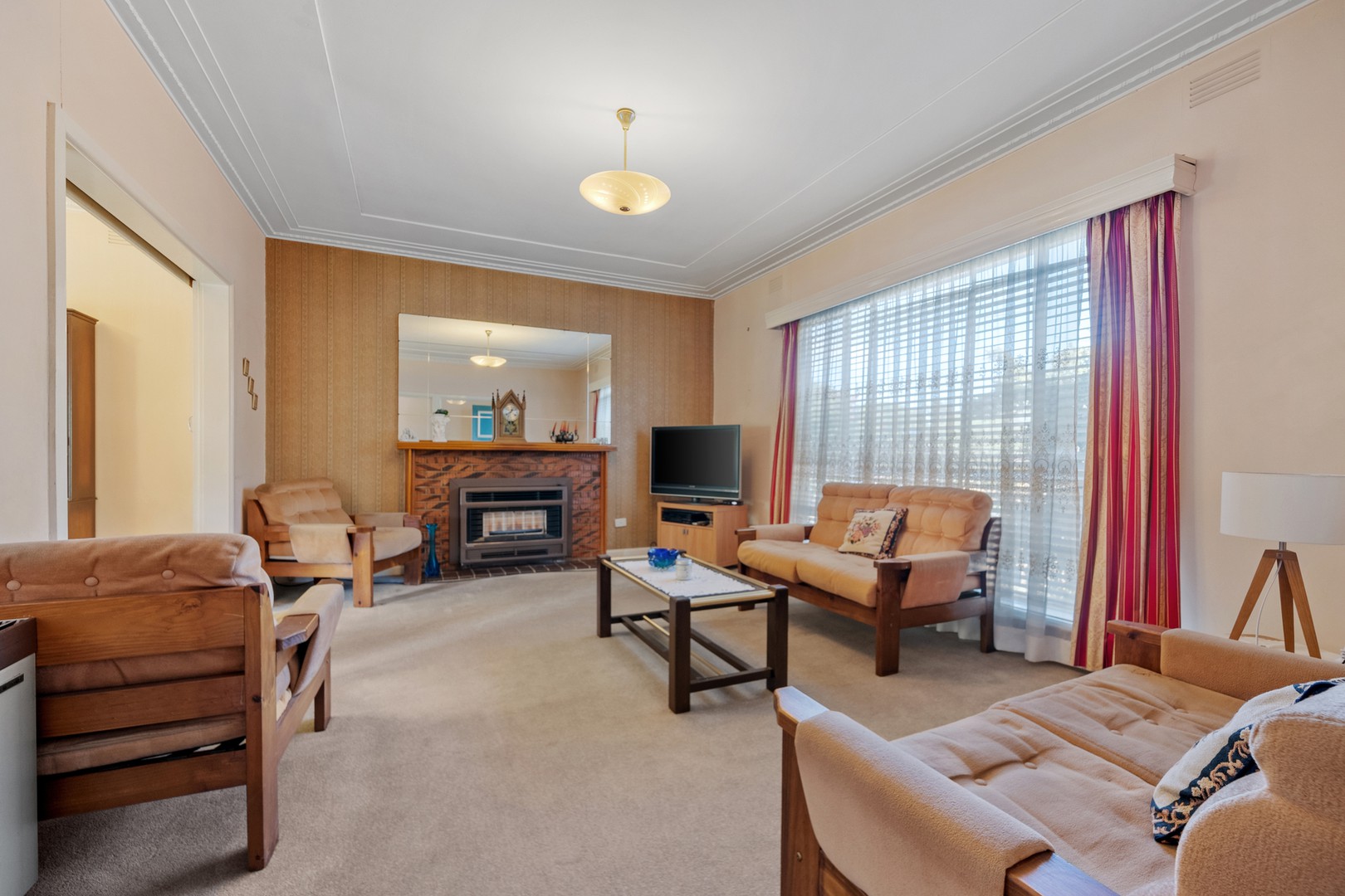 2 Mcfadzean Avenue, Reservoir, VIC 3073, Reservoir - Thumbnail 2