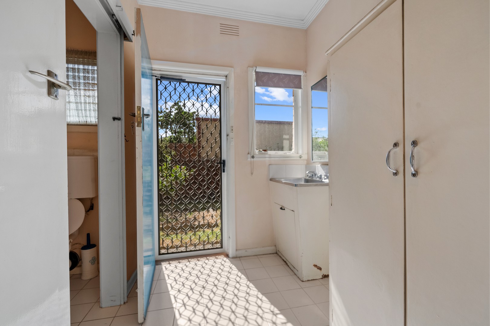 2 Mcfadzean Avenue, Reservoir, VIC 3073, Reservoir - Thumbnail 7