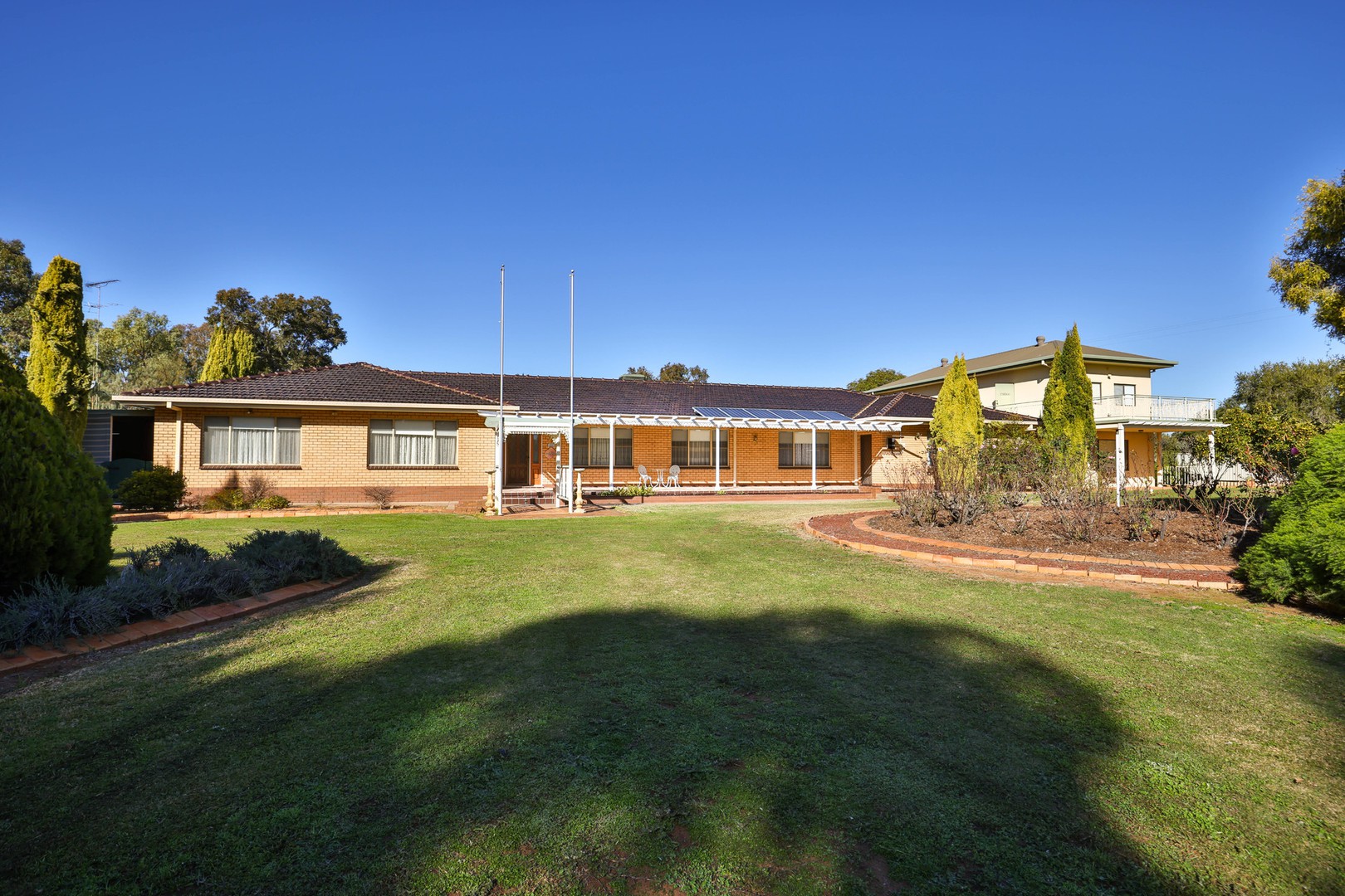 2 McLennan Drive, Robinvale, VIC 3549, Robinvale - Thumbnail 2