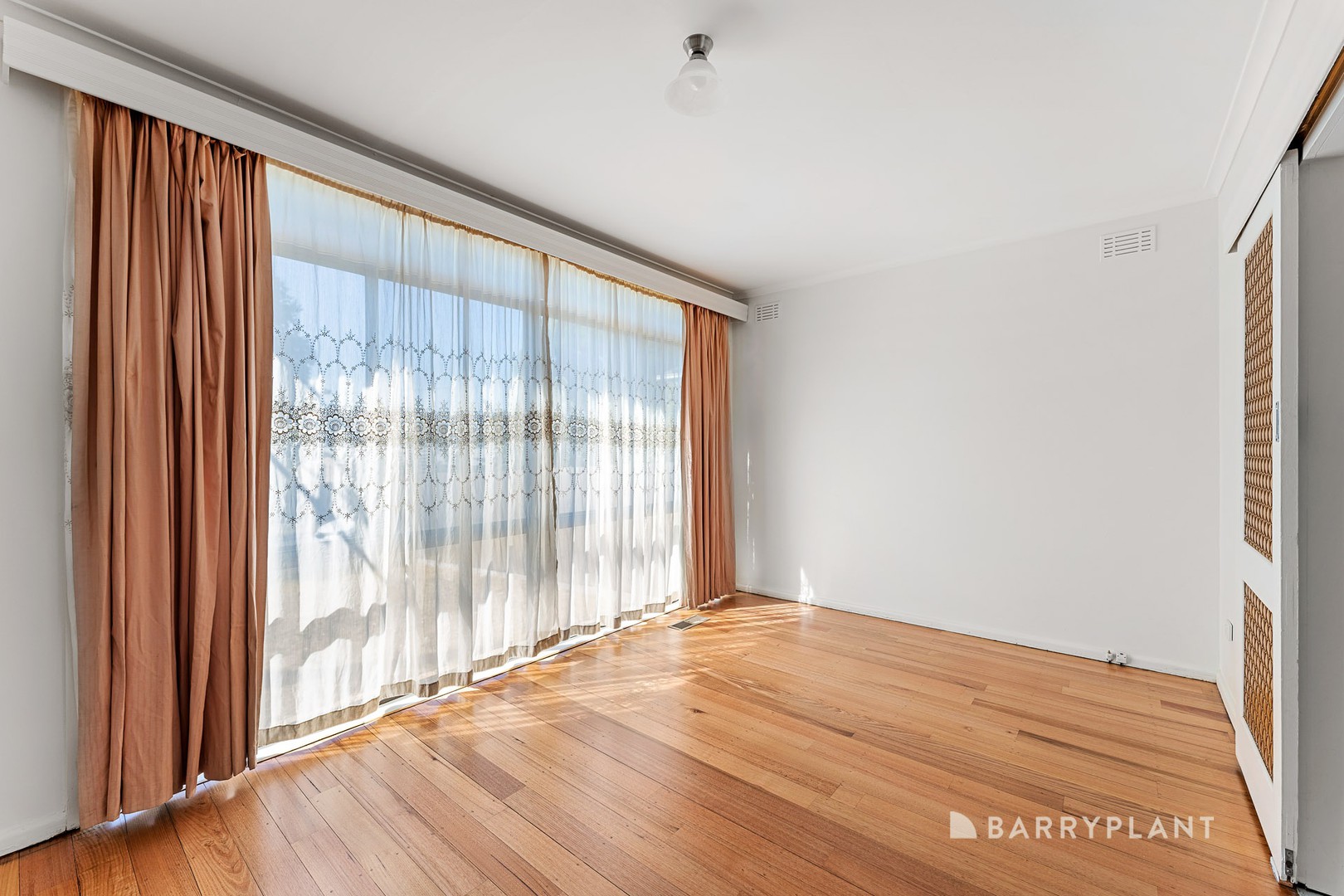 2 Medhurst Street, Burwood East, VIC 3151, Burwood East - Thumbnail 4