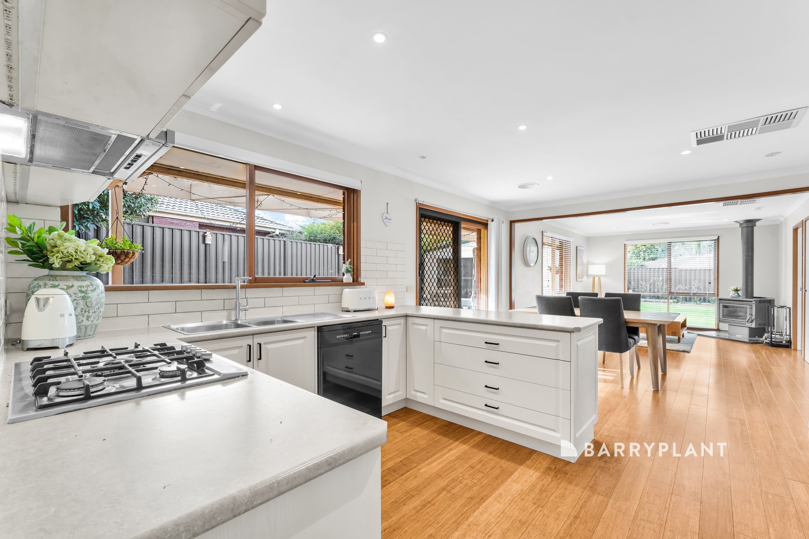 2 Melaleuca Court, Berwick, VIC 3806, Berwick - Thumbnail 4