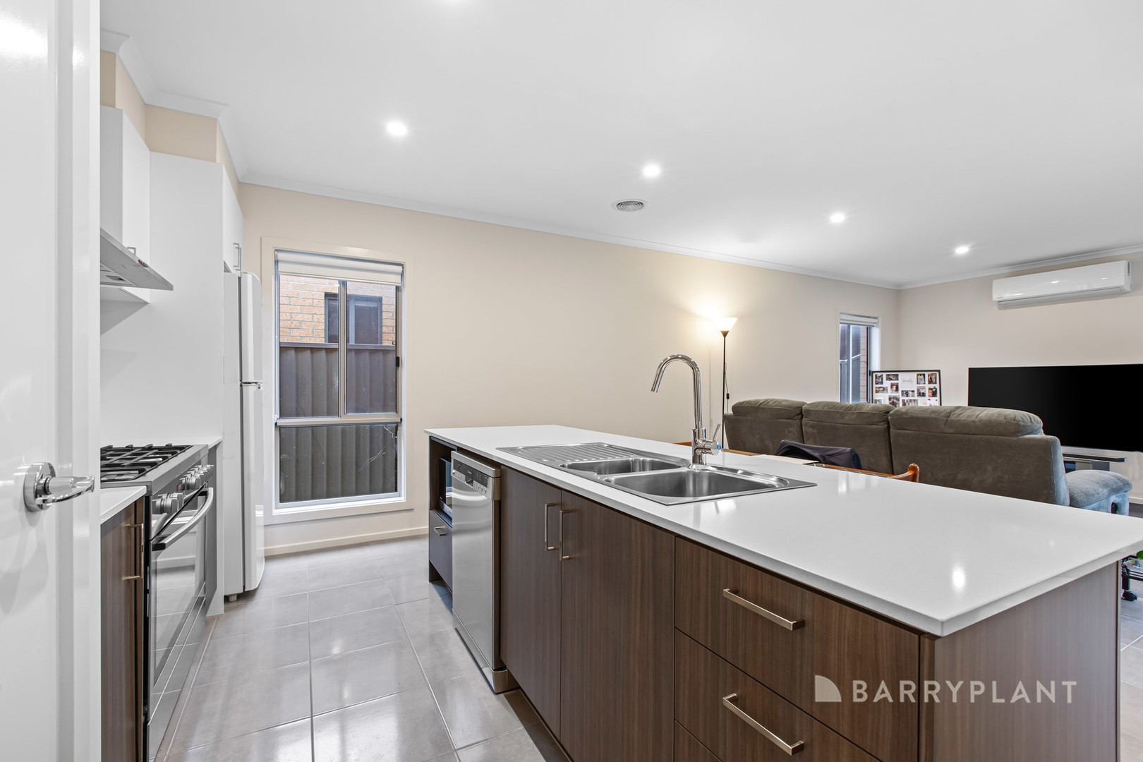 2 Millicent Place, Ballarat East, VIC 3350, Ballarat East - Thumbnail 2